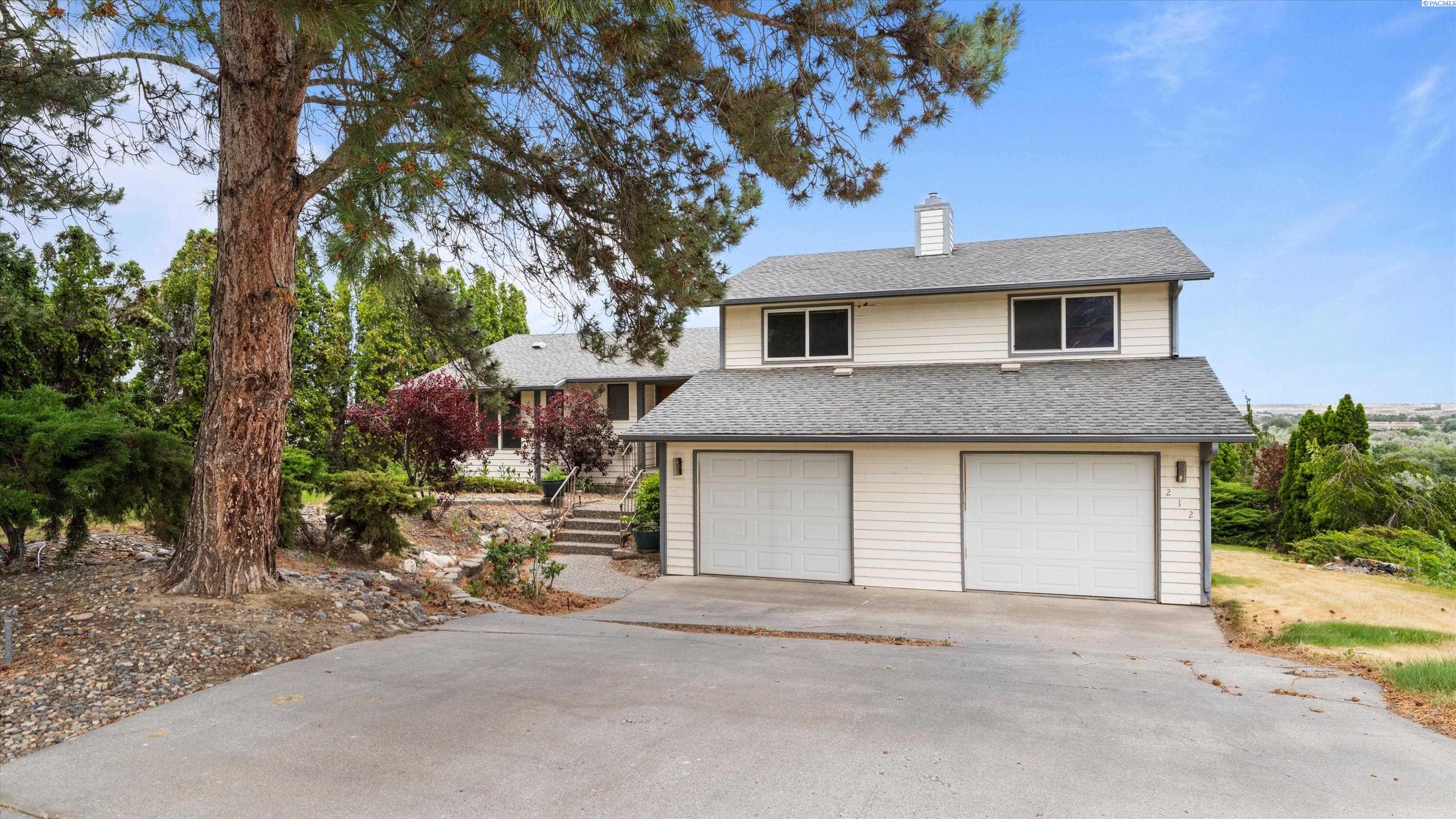 212 Edgewood Dr, Richland, WA 99352