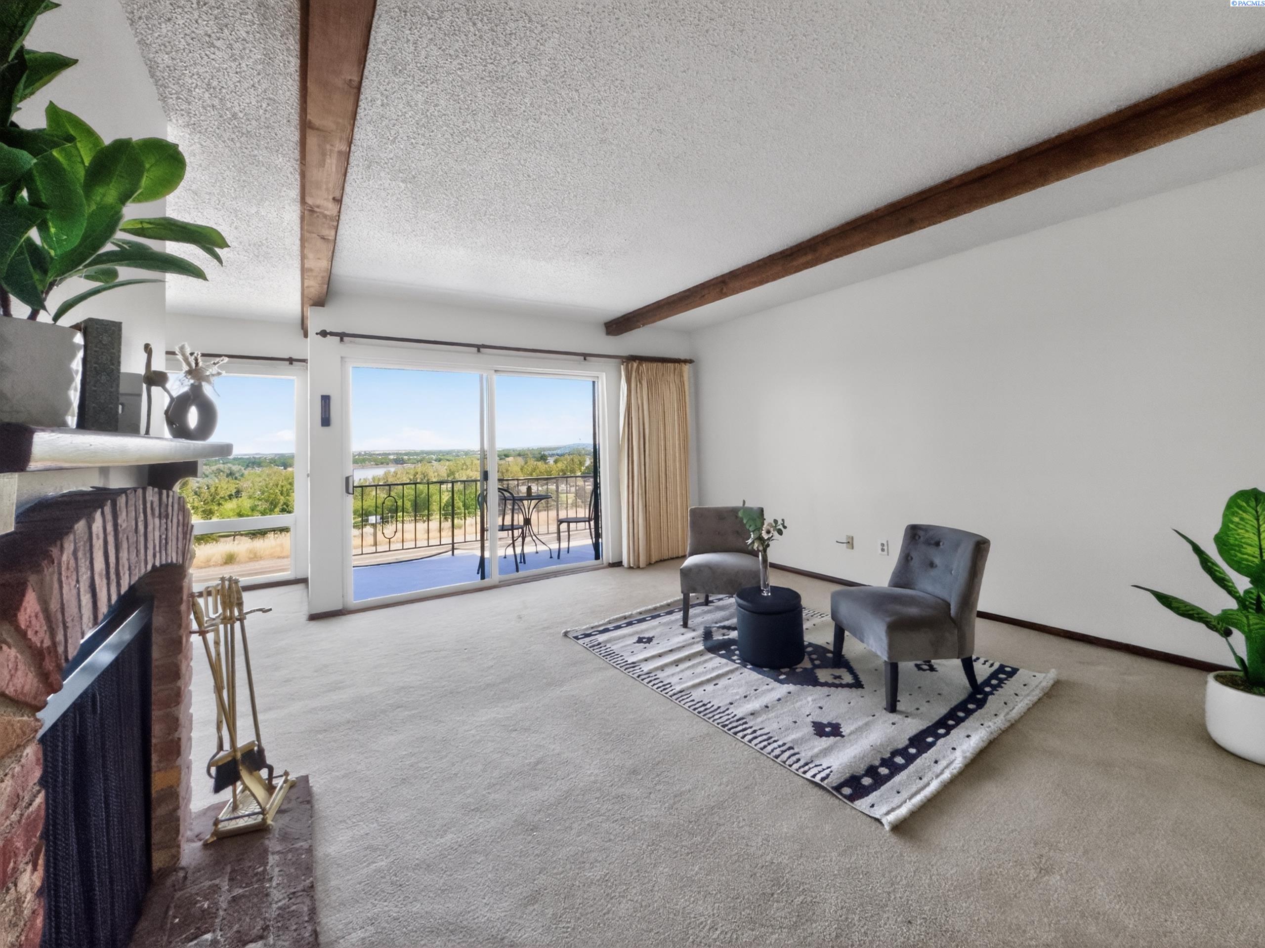 2401 W Canal Dr #D-1, Kennewick, WA 99336