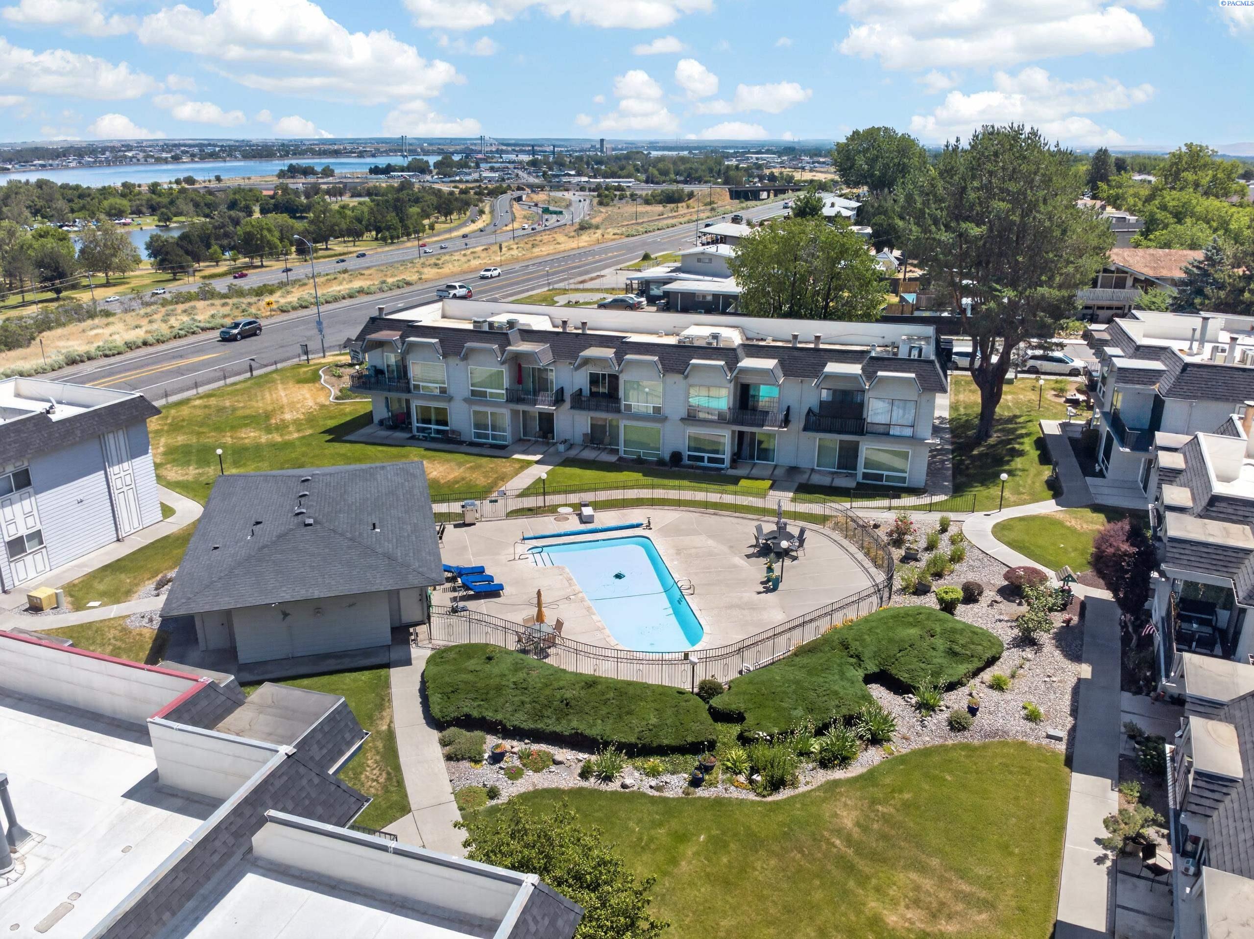 2401 Canal Dr #D-1, Kennewick, WA 99336