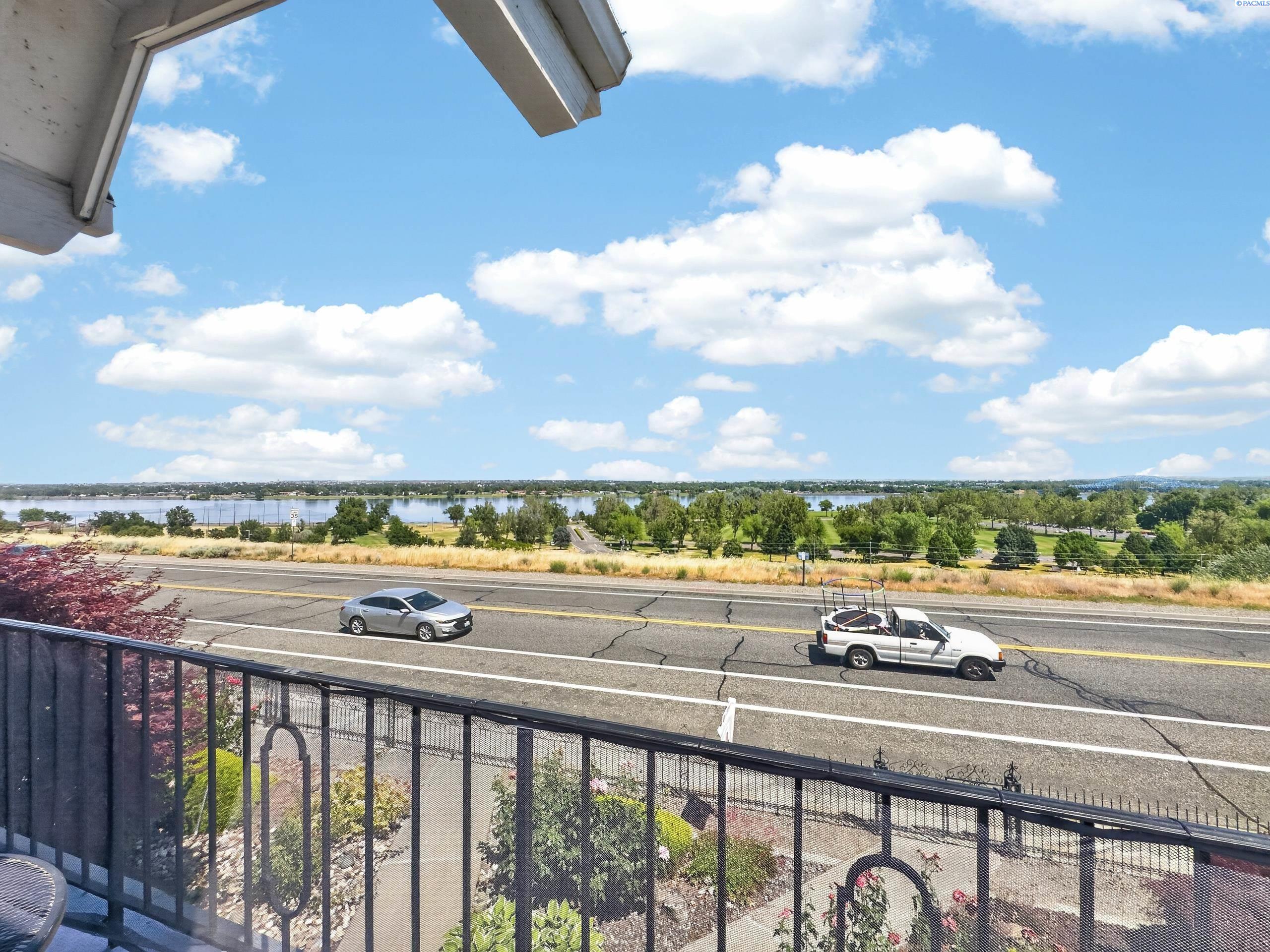 2401 W Canal Dr #D-1, Kennewick, WA 99336