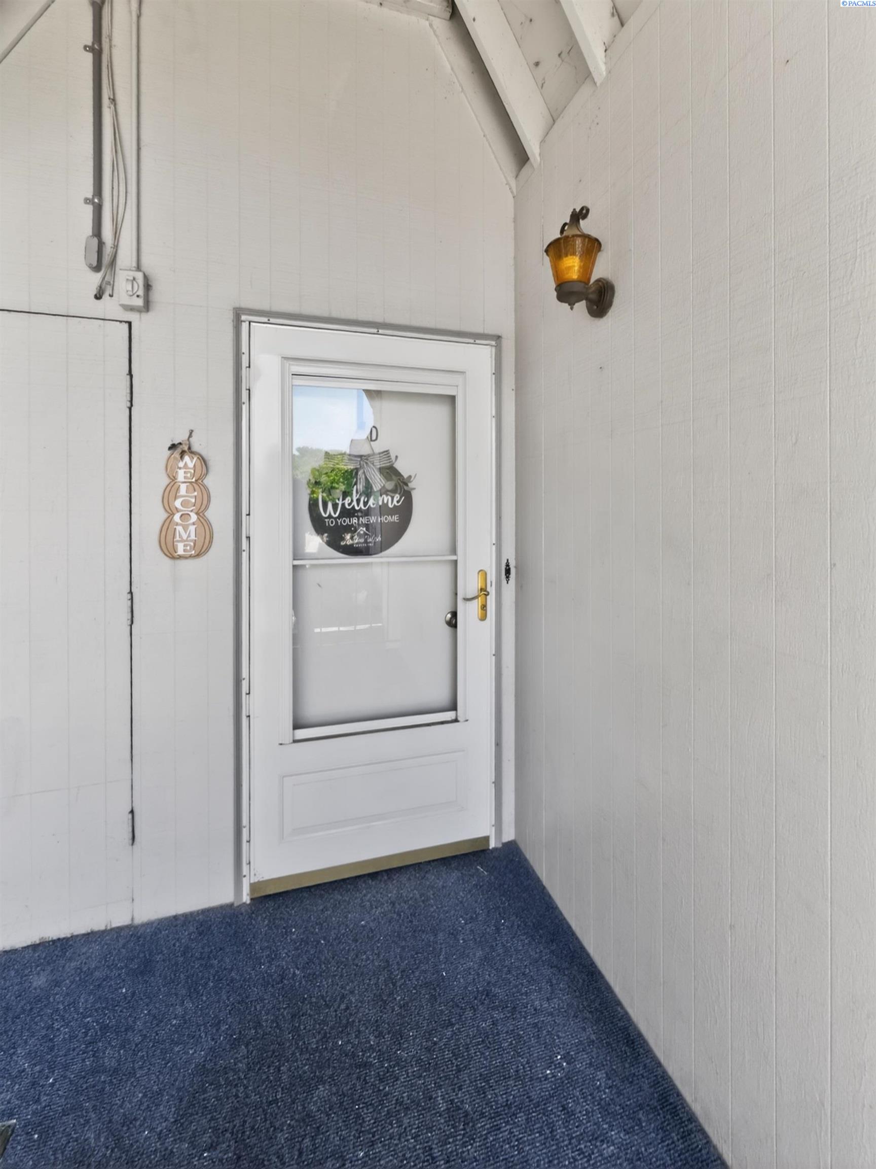 2401 Canal Dr #D-1, Kennewick, WA 99336