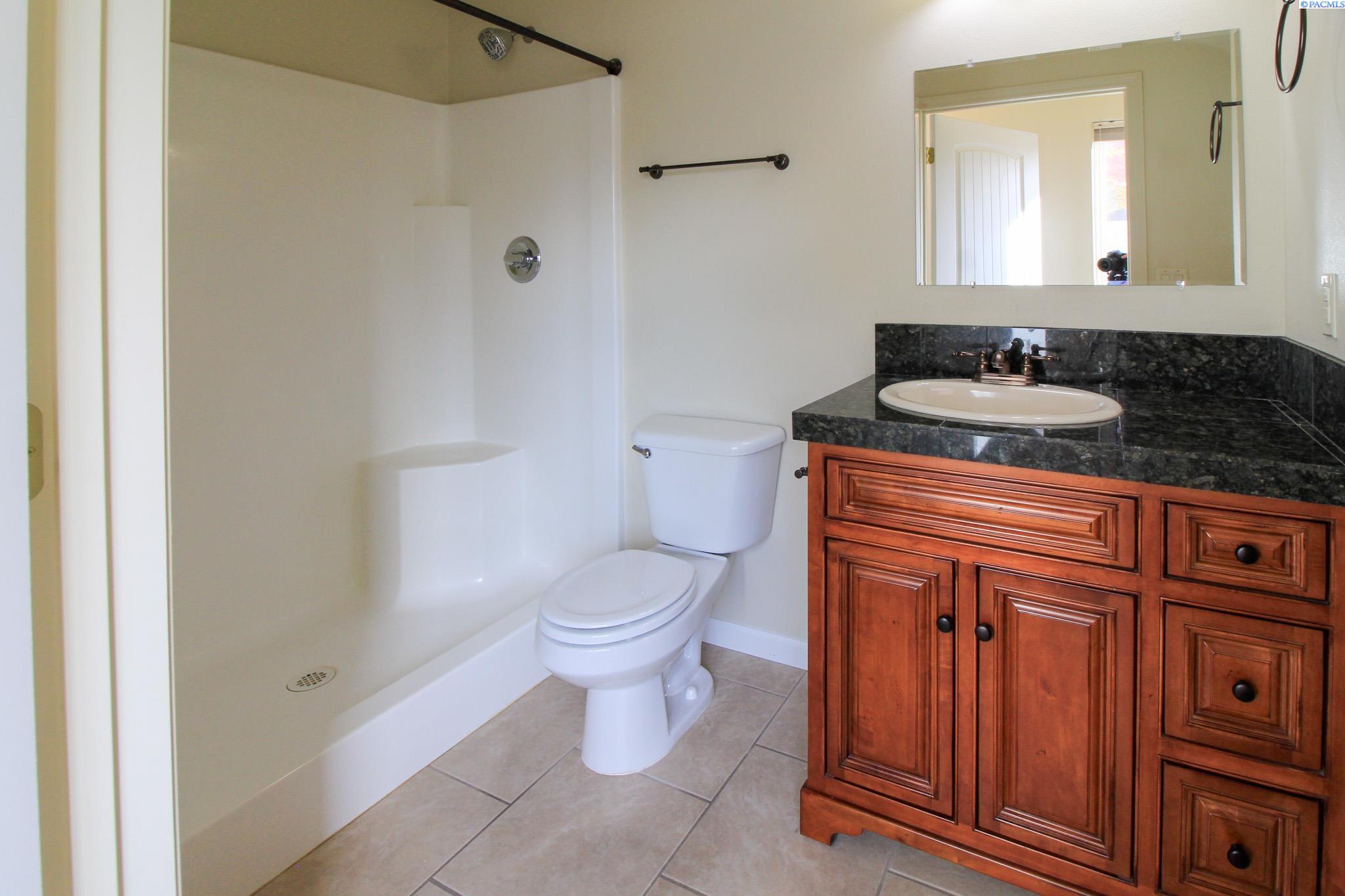 114 Tweedt Pl, Kennewick, WA 99336