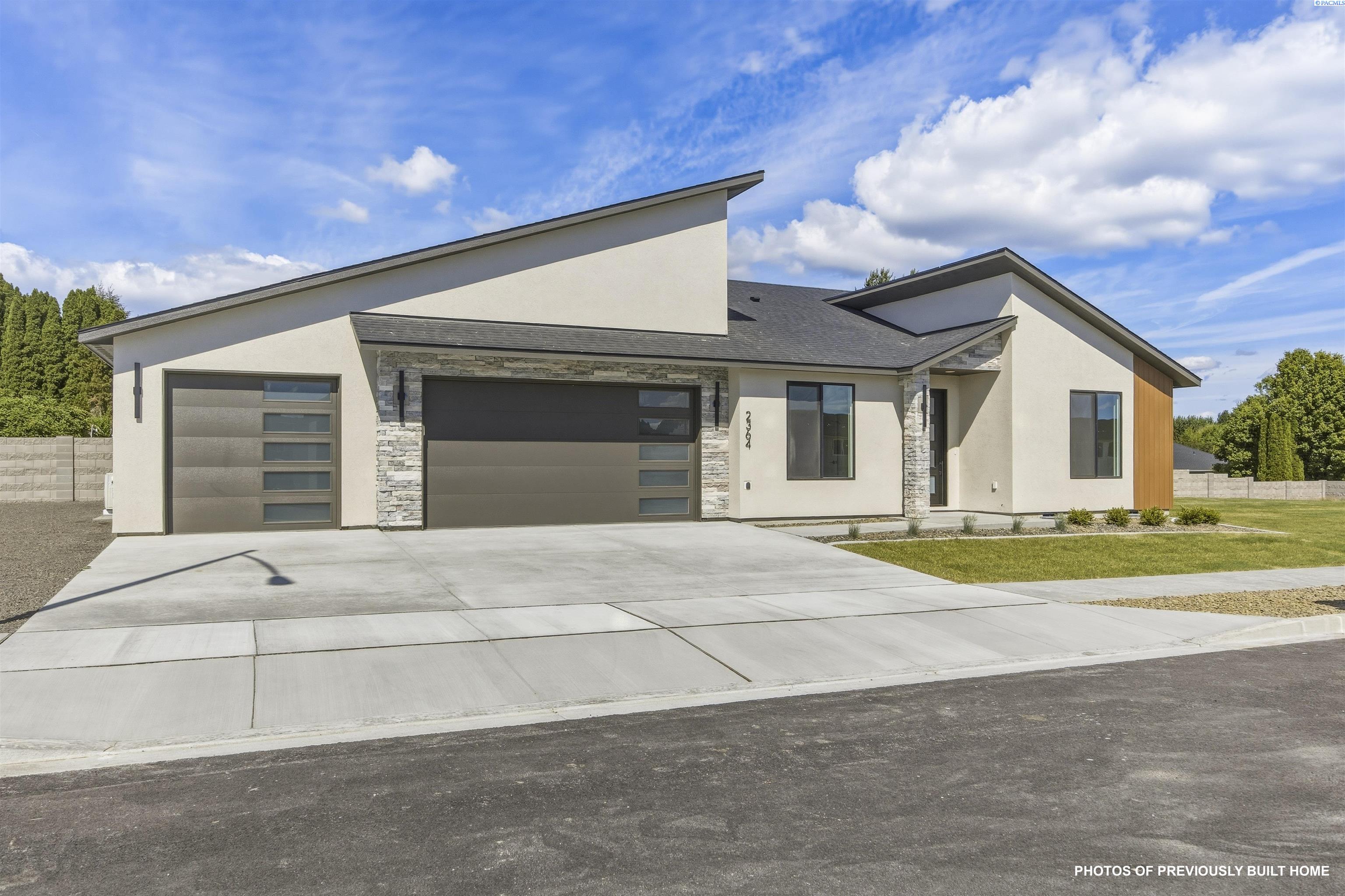 2339 Lariat Ln, Richland, WA 99352