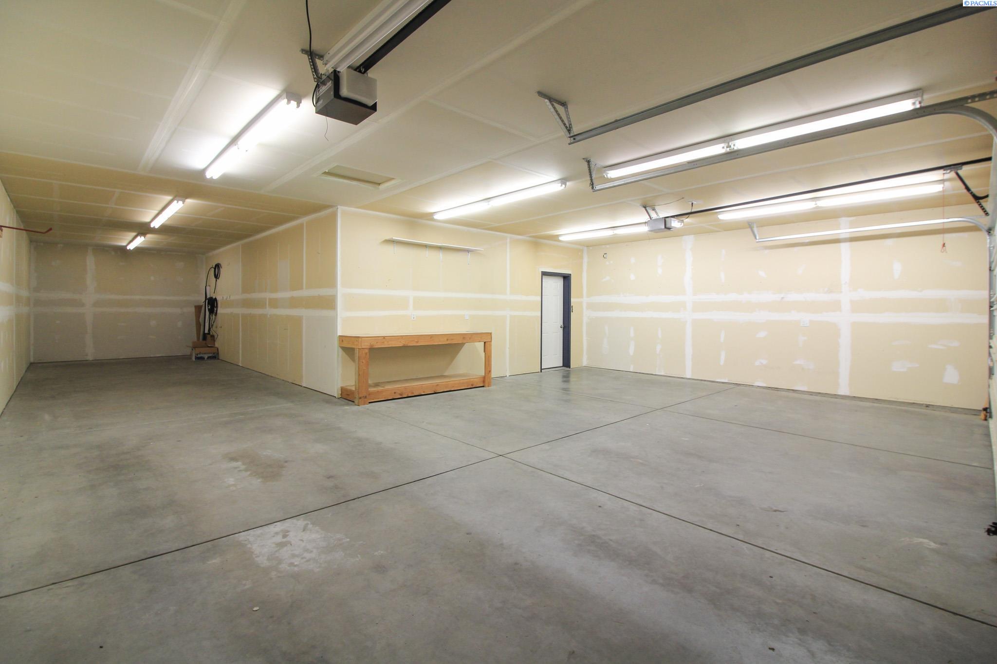 4803 Catalonia Dr, Pasco, WA 99301