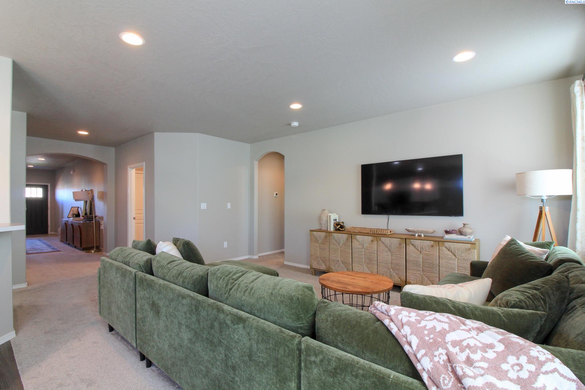 2933 Castle Rock Blvd, Richland, WA 99352