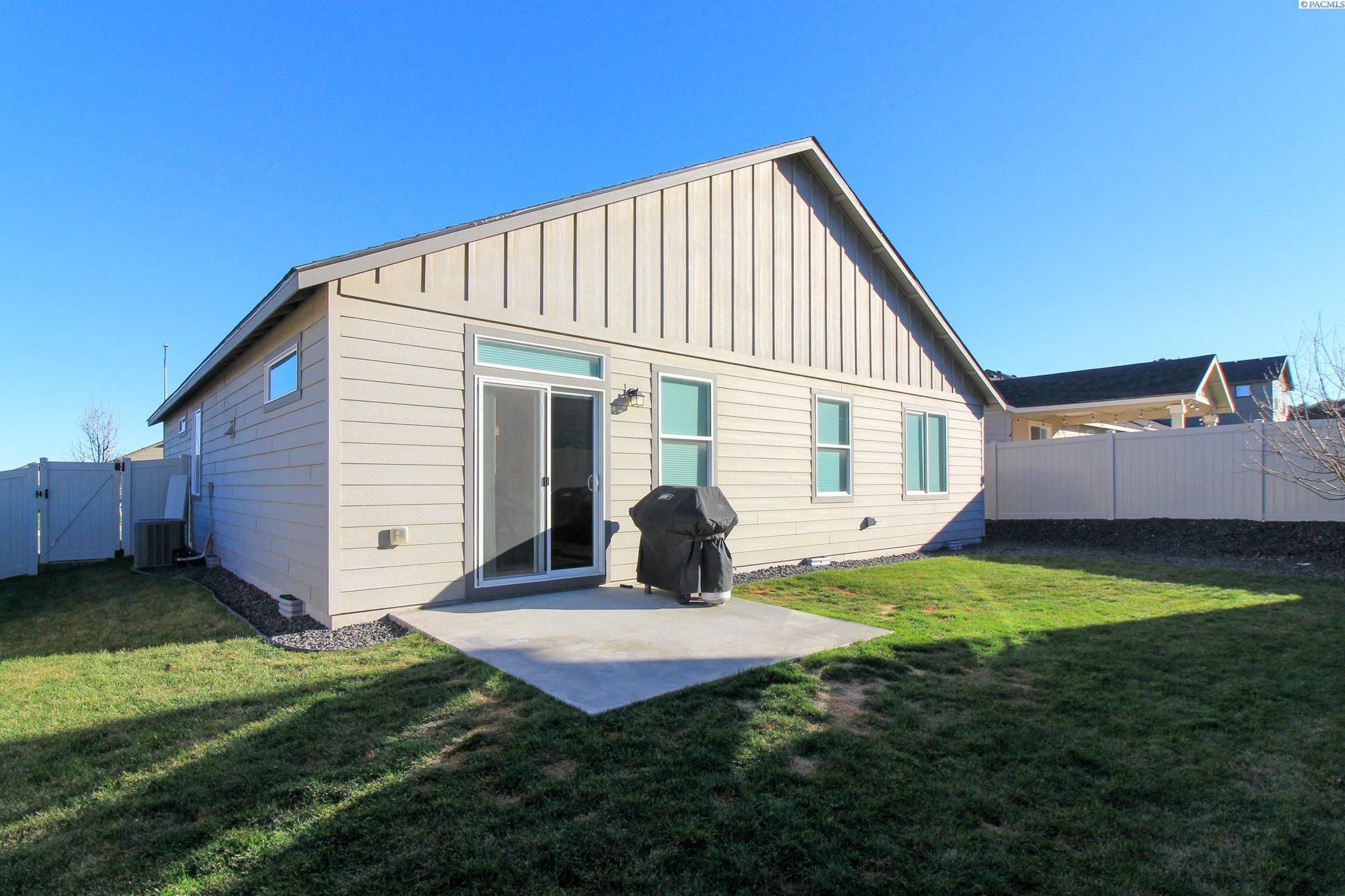 2933 Castle Rock Blvd, Richland, WA 99352