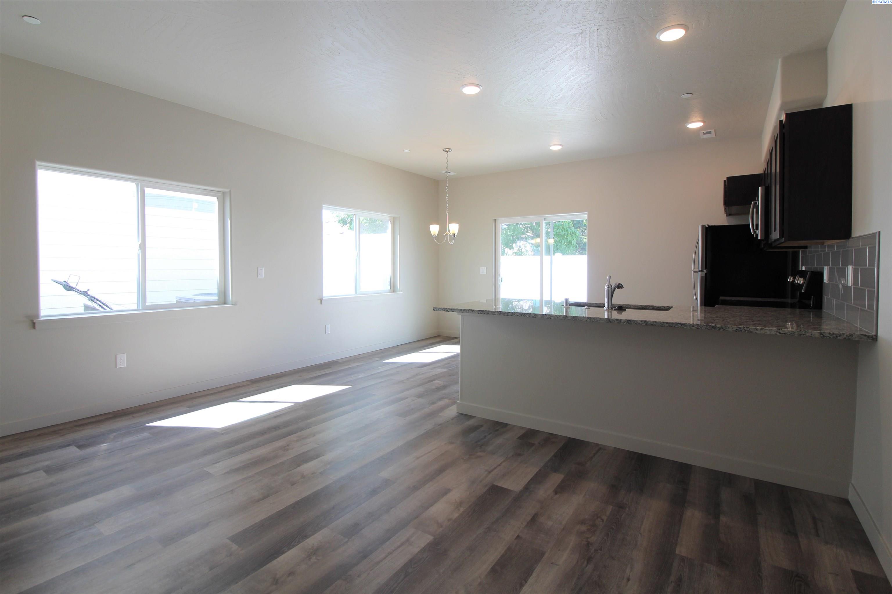 5772 Albany Pl #120, Kennewick, WA 99336