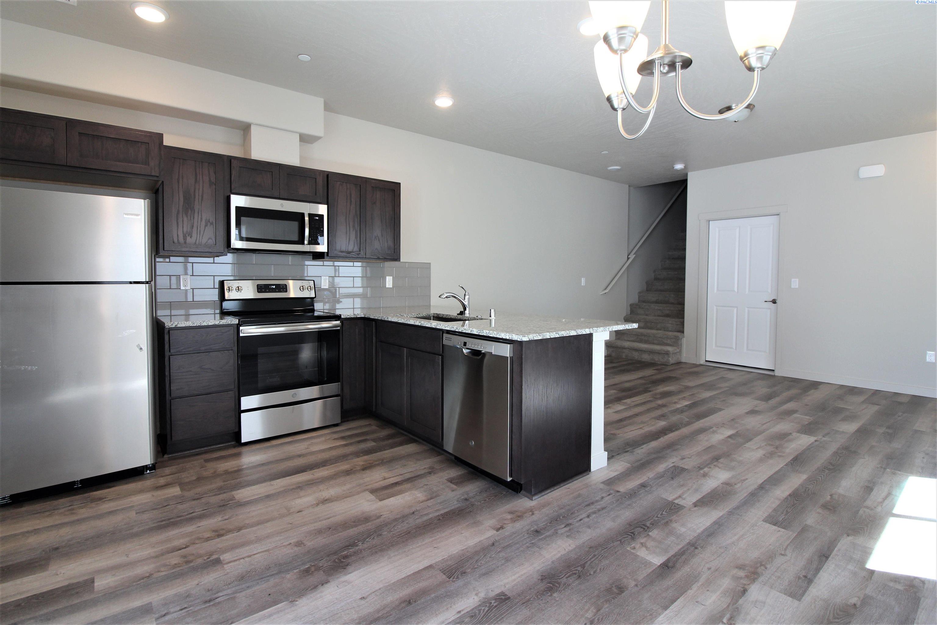 5772 Albany Pl #120, Kennewick, WA 99336