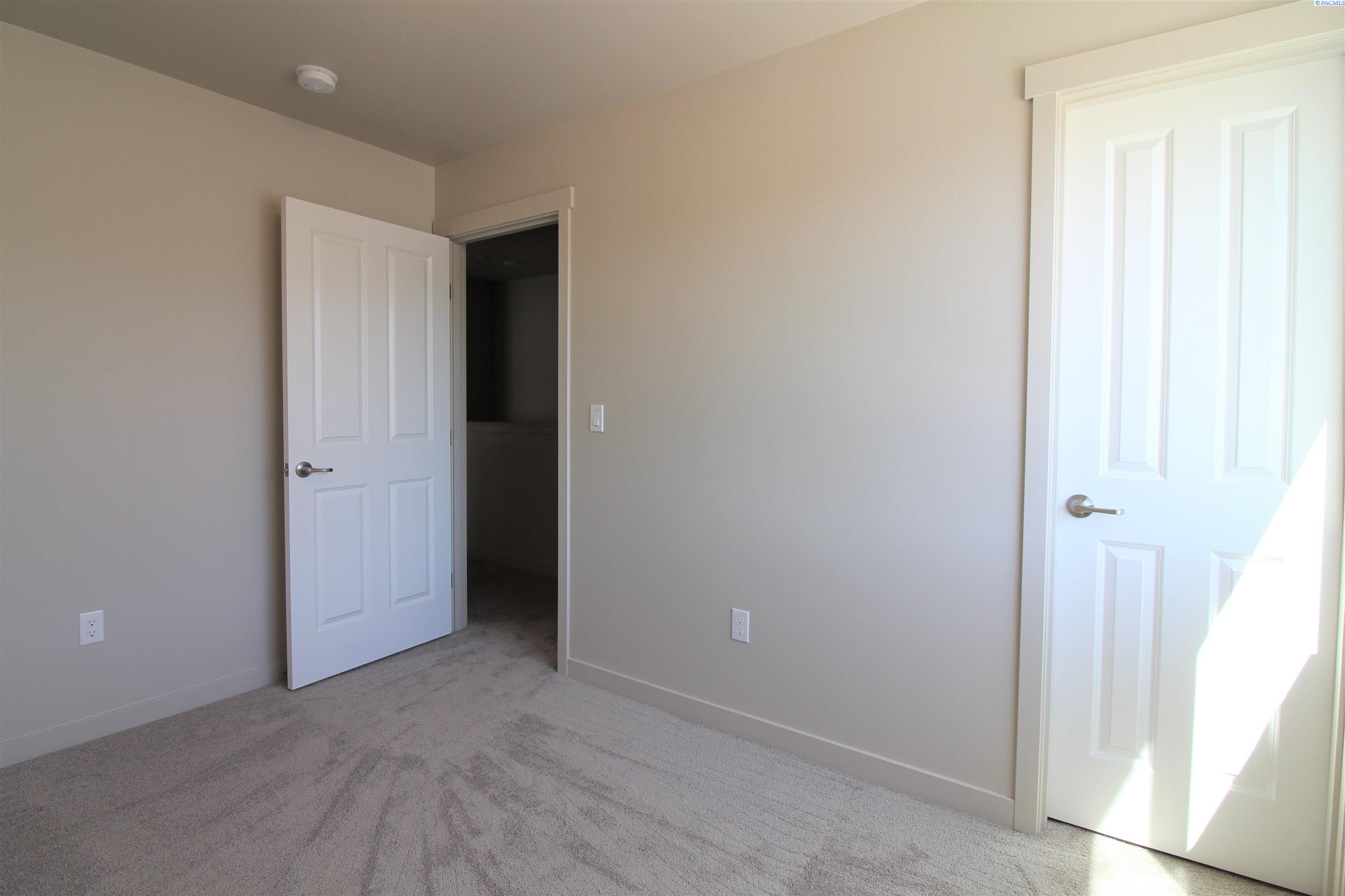 5772 Albany Pl #120, Kennewick, WA 99336