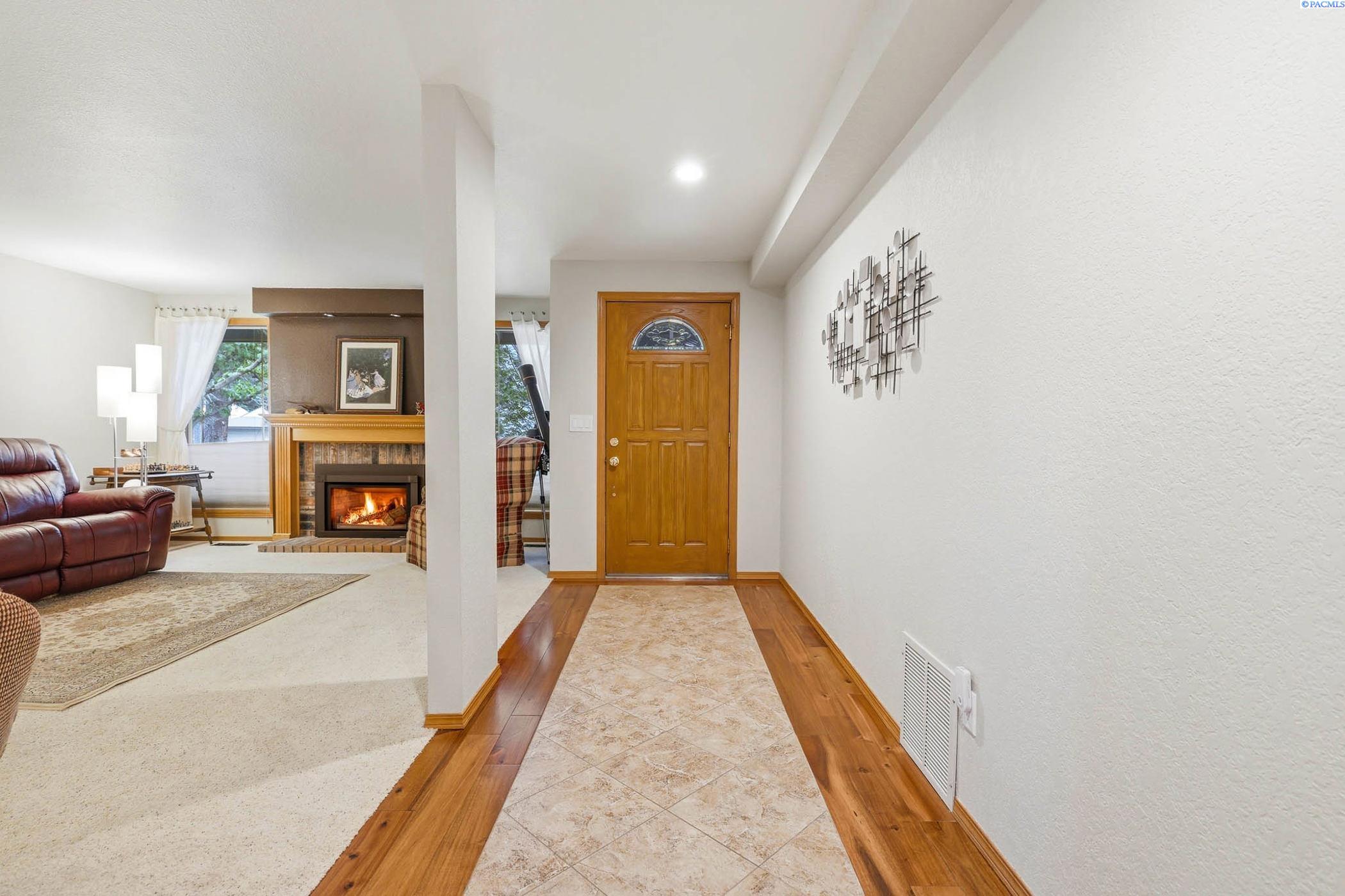 138 Sherman St, Richland, WA 99354