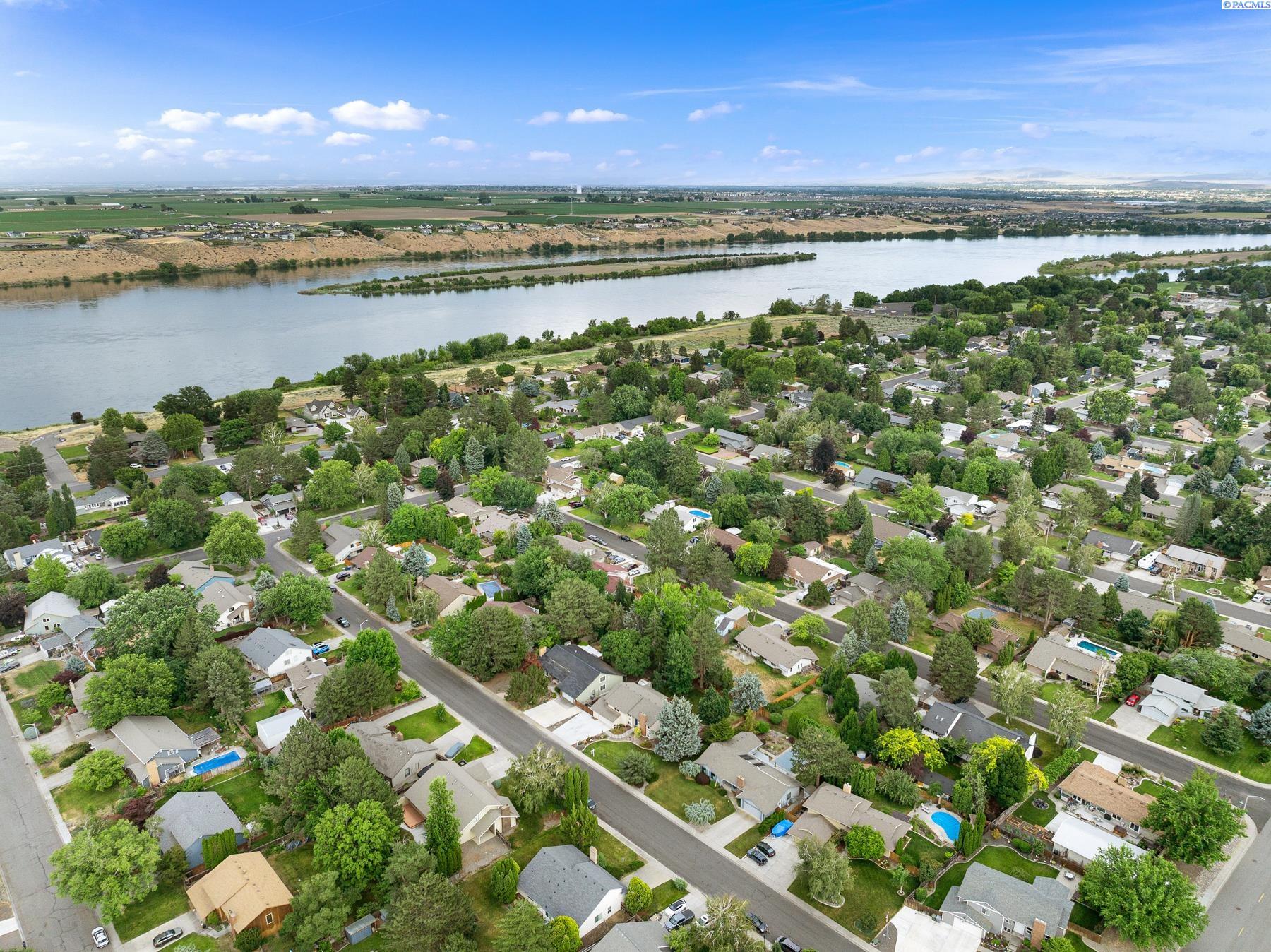 138 Sherman St, Richland, WA 99354