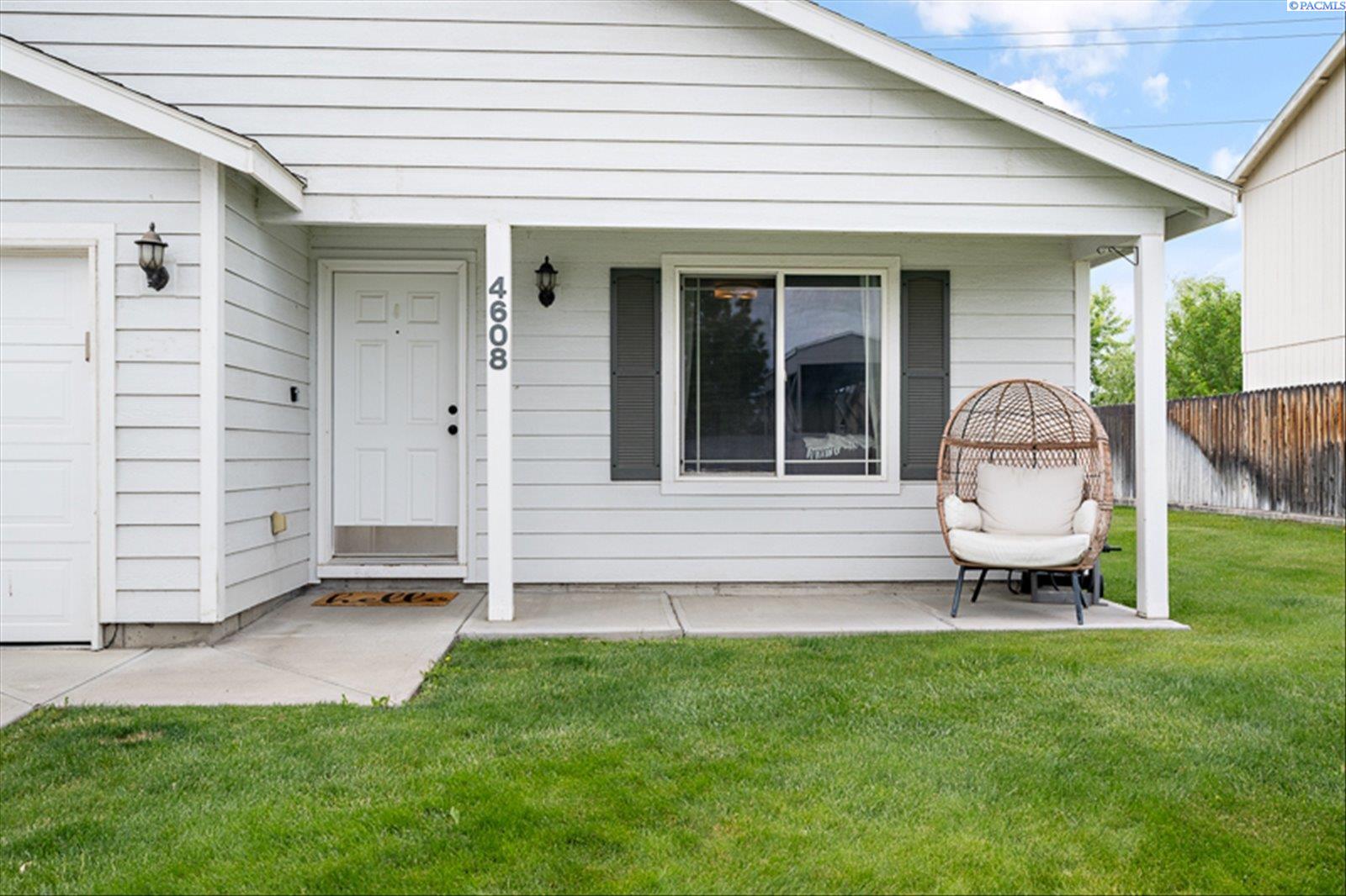 4608 John Deere Dr, Pasco, WA 99301