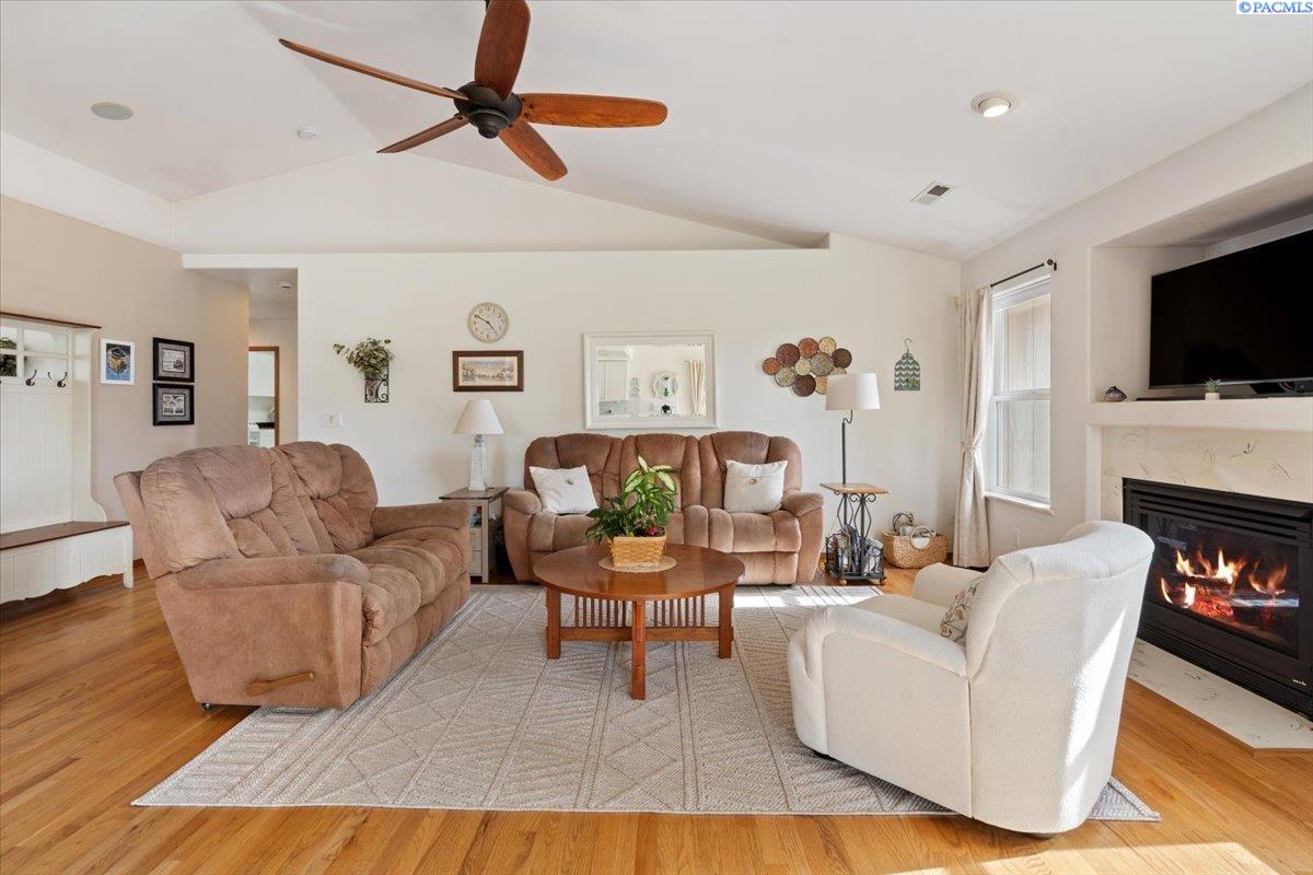901 Sirron , Richland, WA 99352