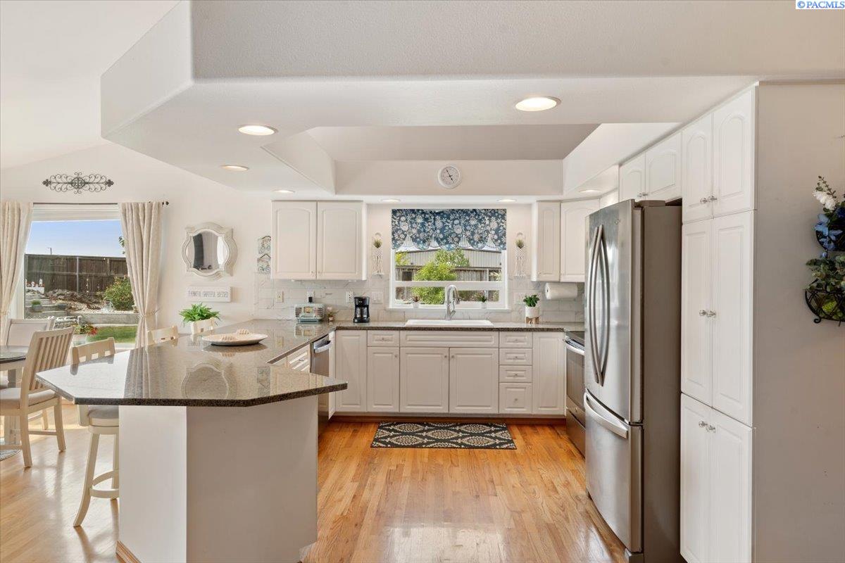 901 Sirron , Richland, WA 99352
