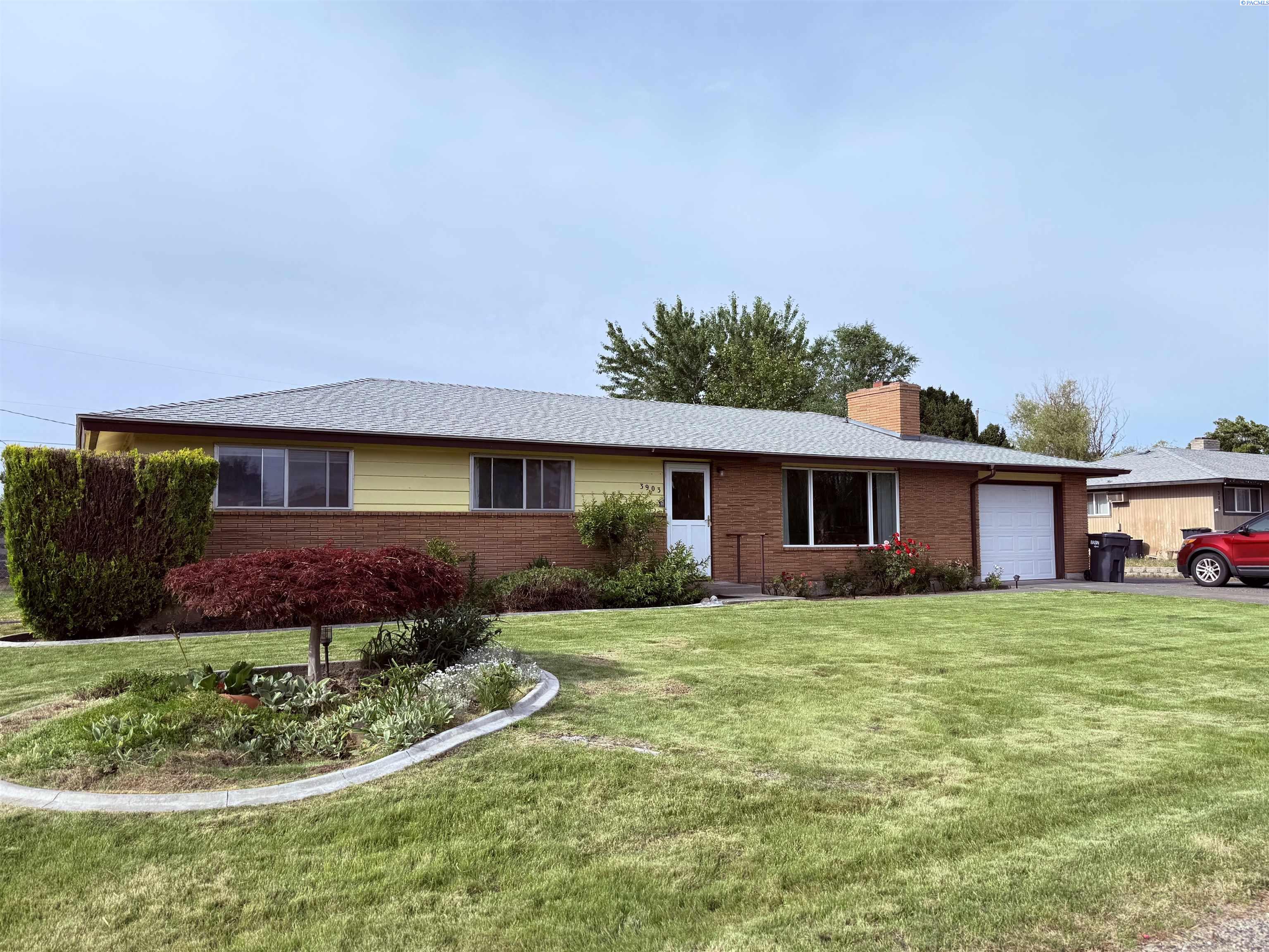3903 Nixon St, Pasco, WA 99301