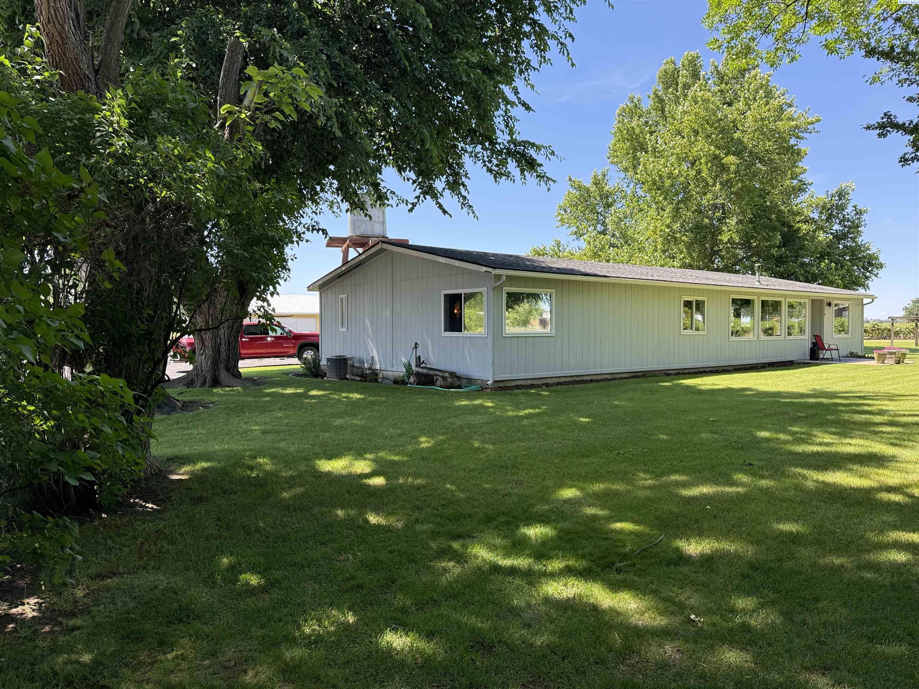 1170 Lower County Line Rd, Prosser, WA 99350