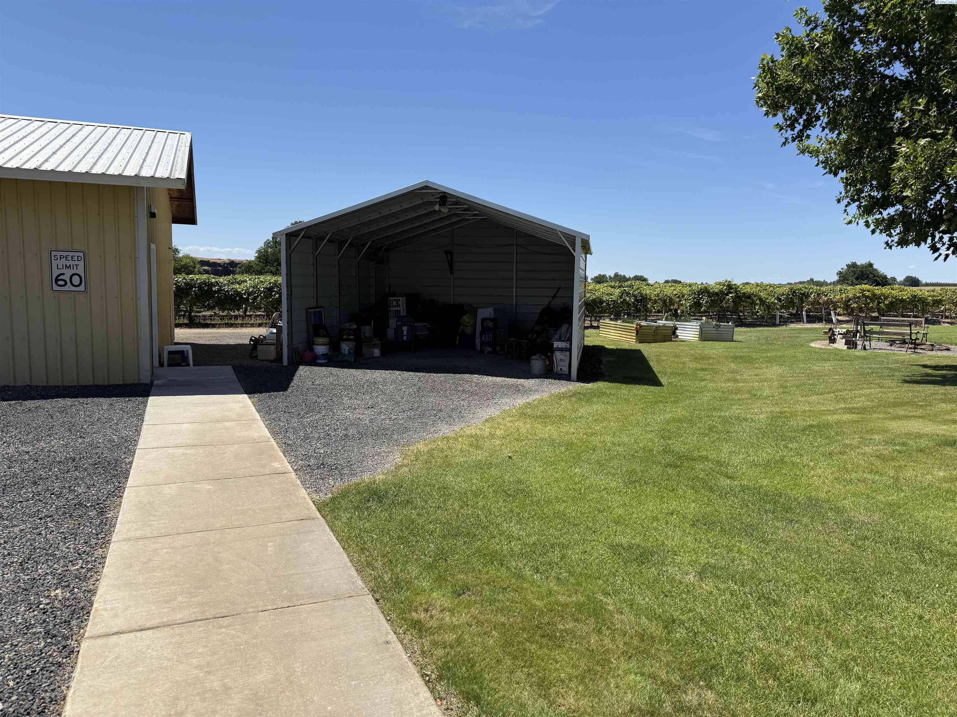 1170 Lower County Line Rd, Prosser, WA 99350