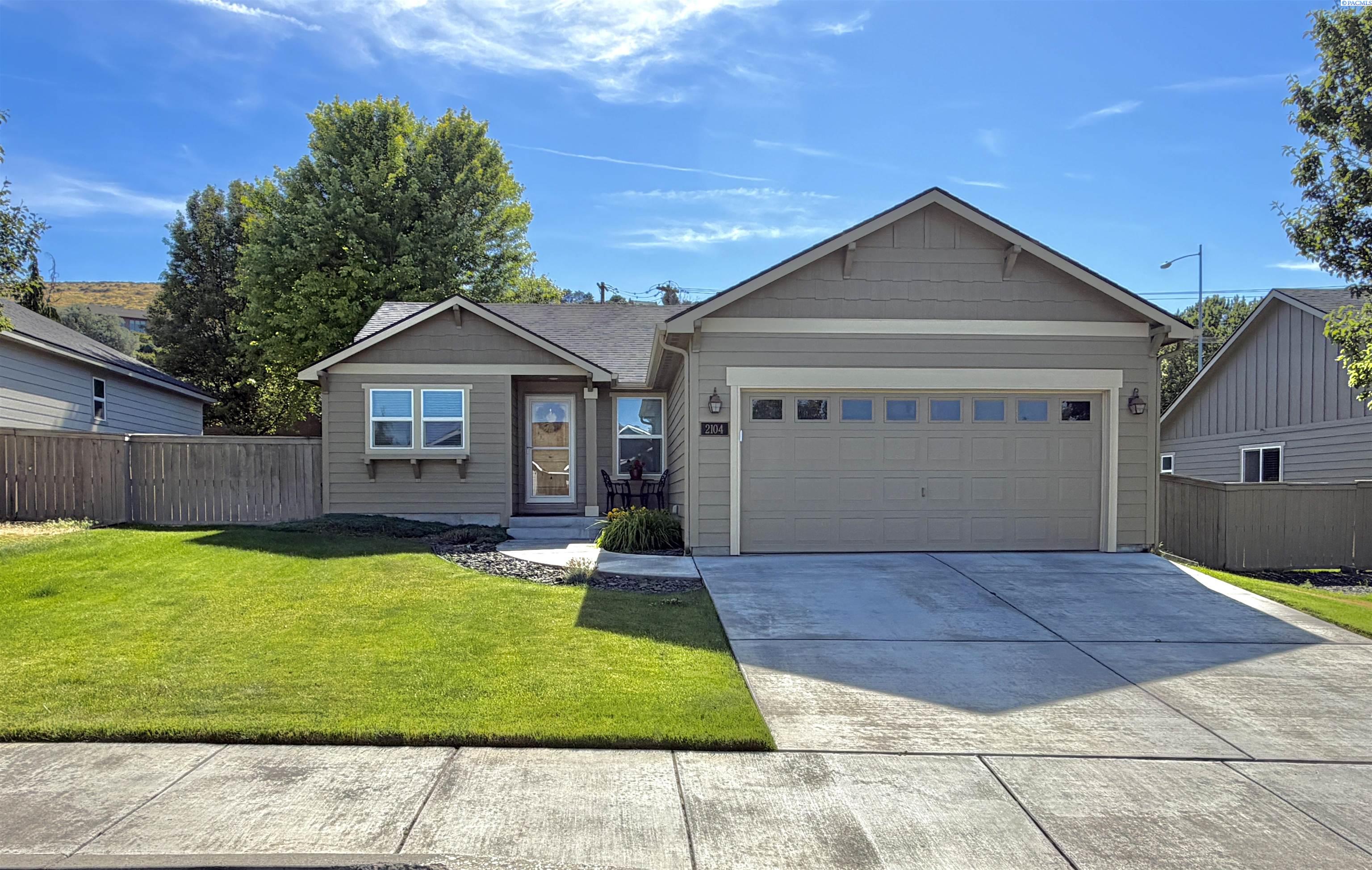 2104 Kellogg Pl, Kennewick, WA 99338