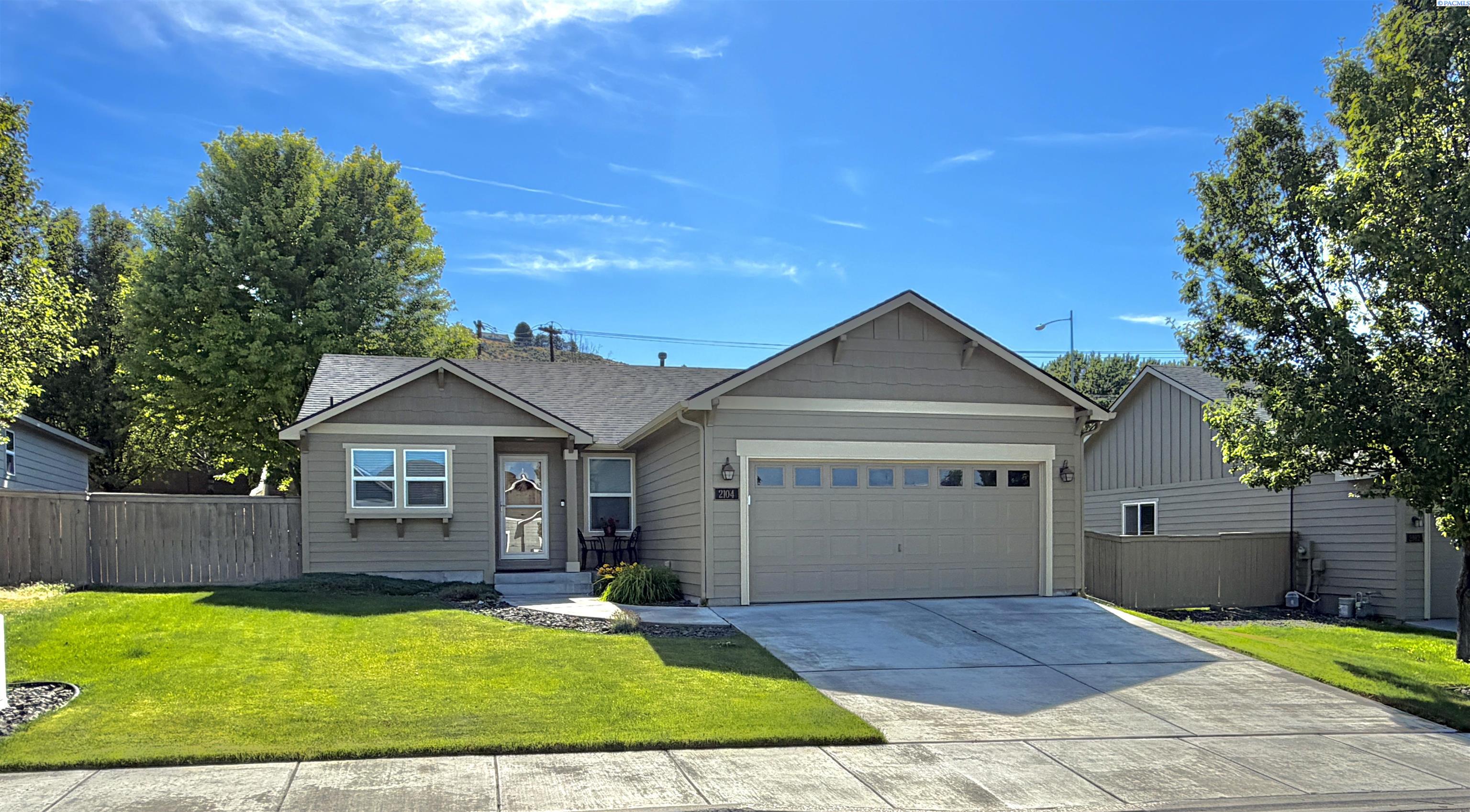2104 Kellogg Pl, Kennewick, WA 99338