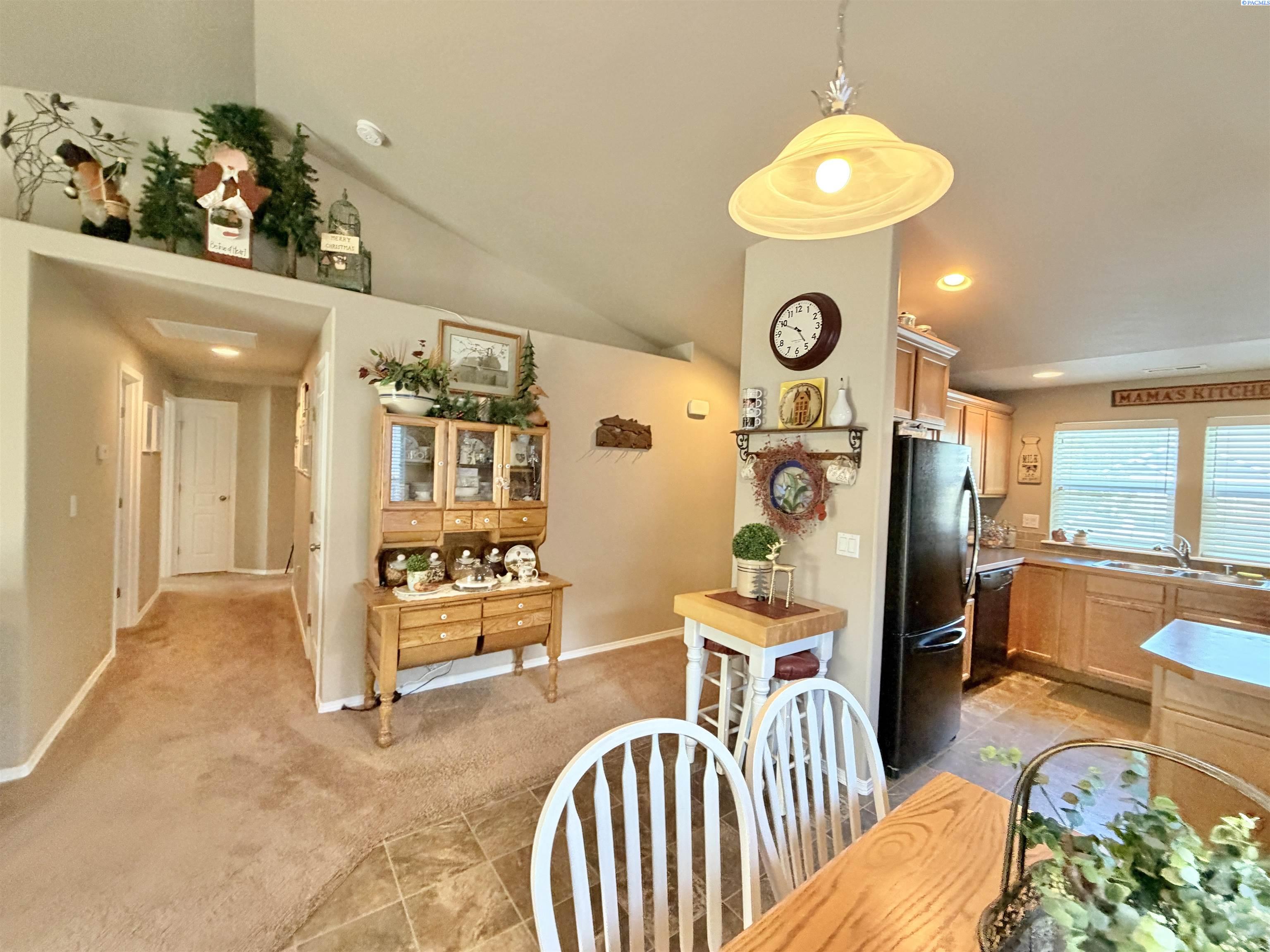 2104 Kellogg Pl, Kennewick, WA 99338