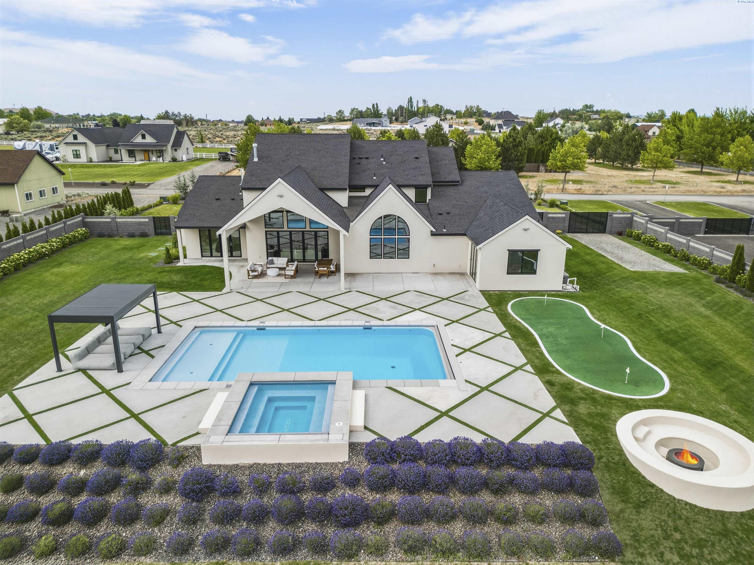 3543 Paso Fino St, West Richland, WA 99353