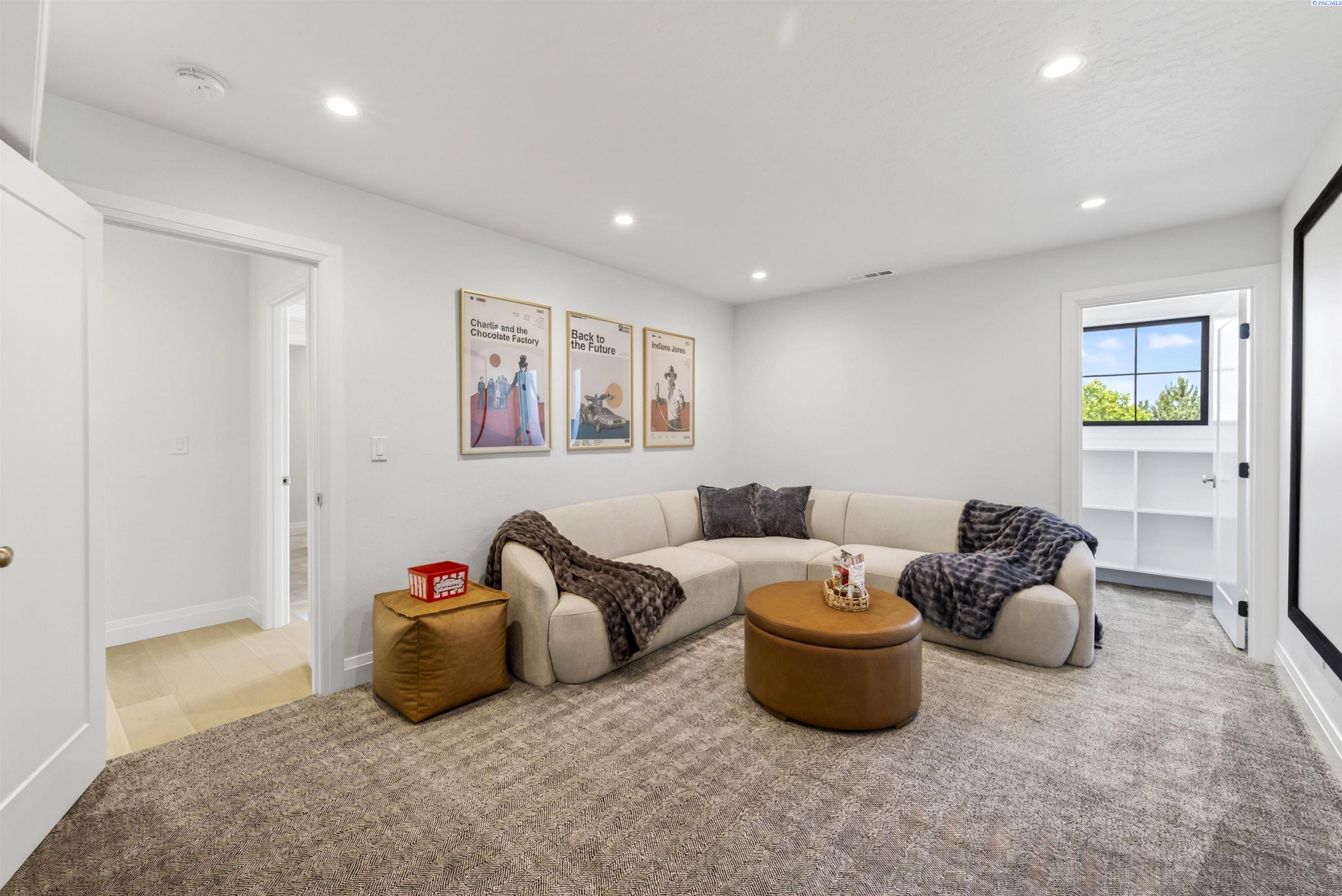 3543 Paso Fino St, West Richland, WA 99353