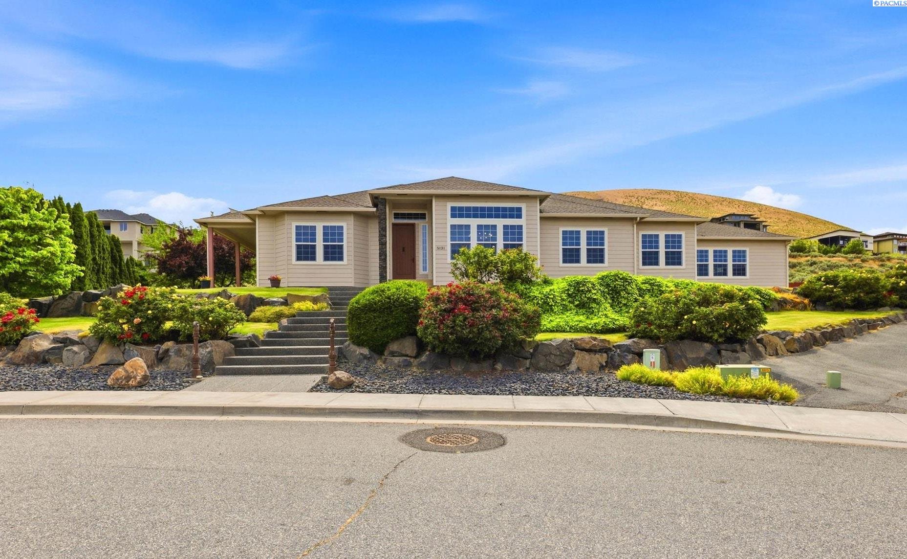 5121 Milky Way, West Richland, WA 99353