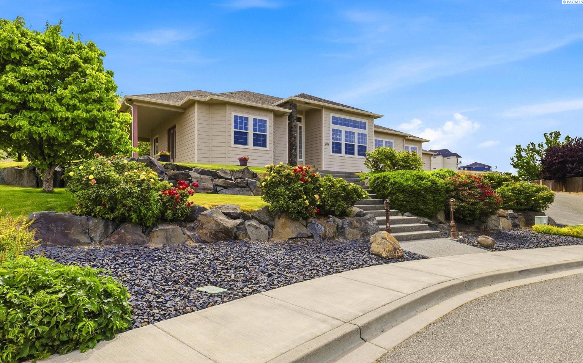 5121 Milky Way, West Richland, WA 99353