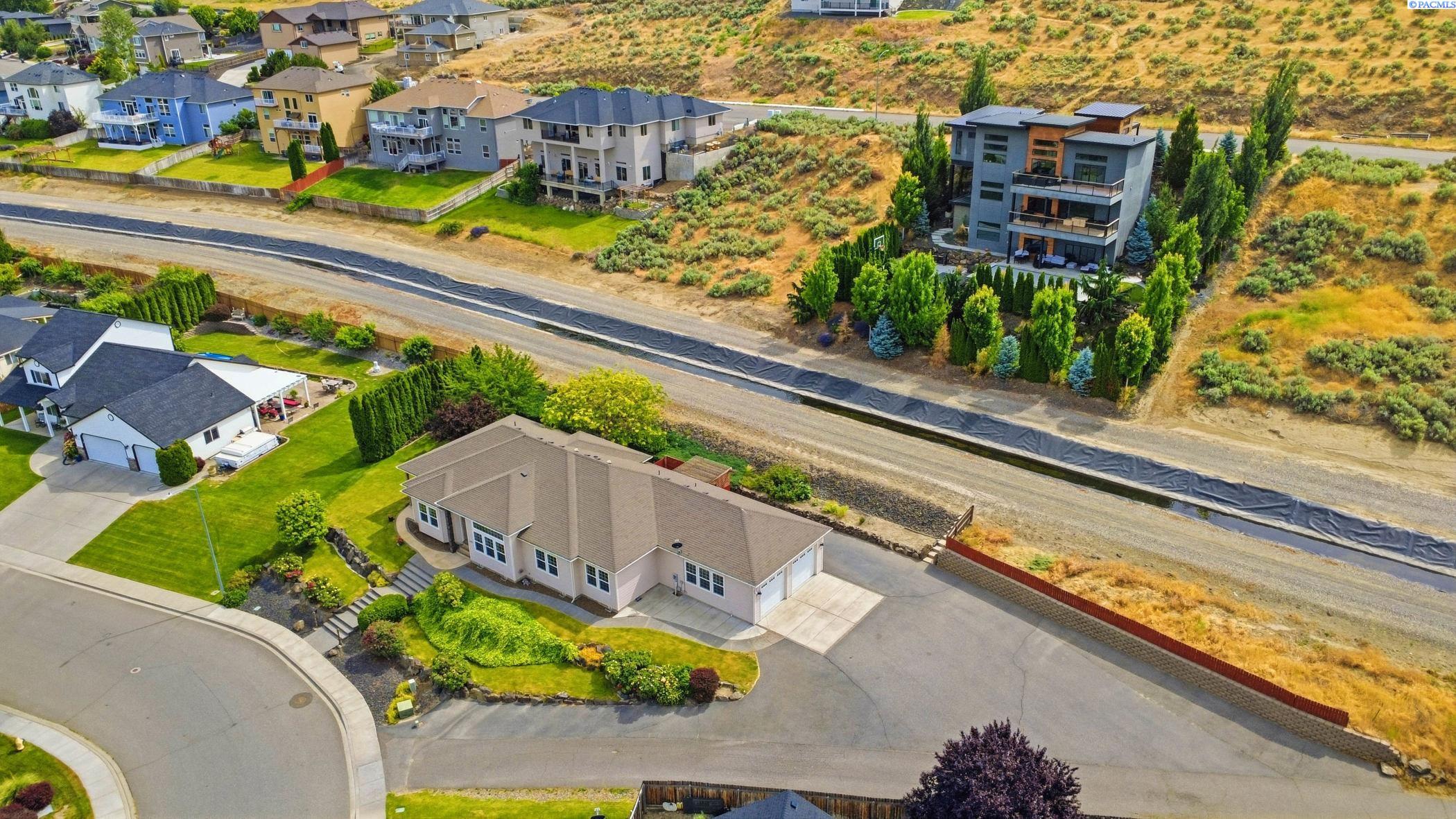 5121 Milky Way, West Richland, WA 99353
