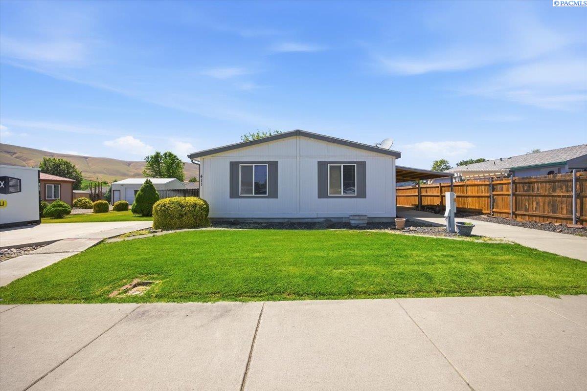 411 Birch Ct, Benton City, WA 99320