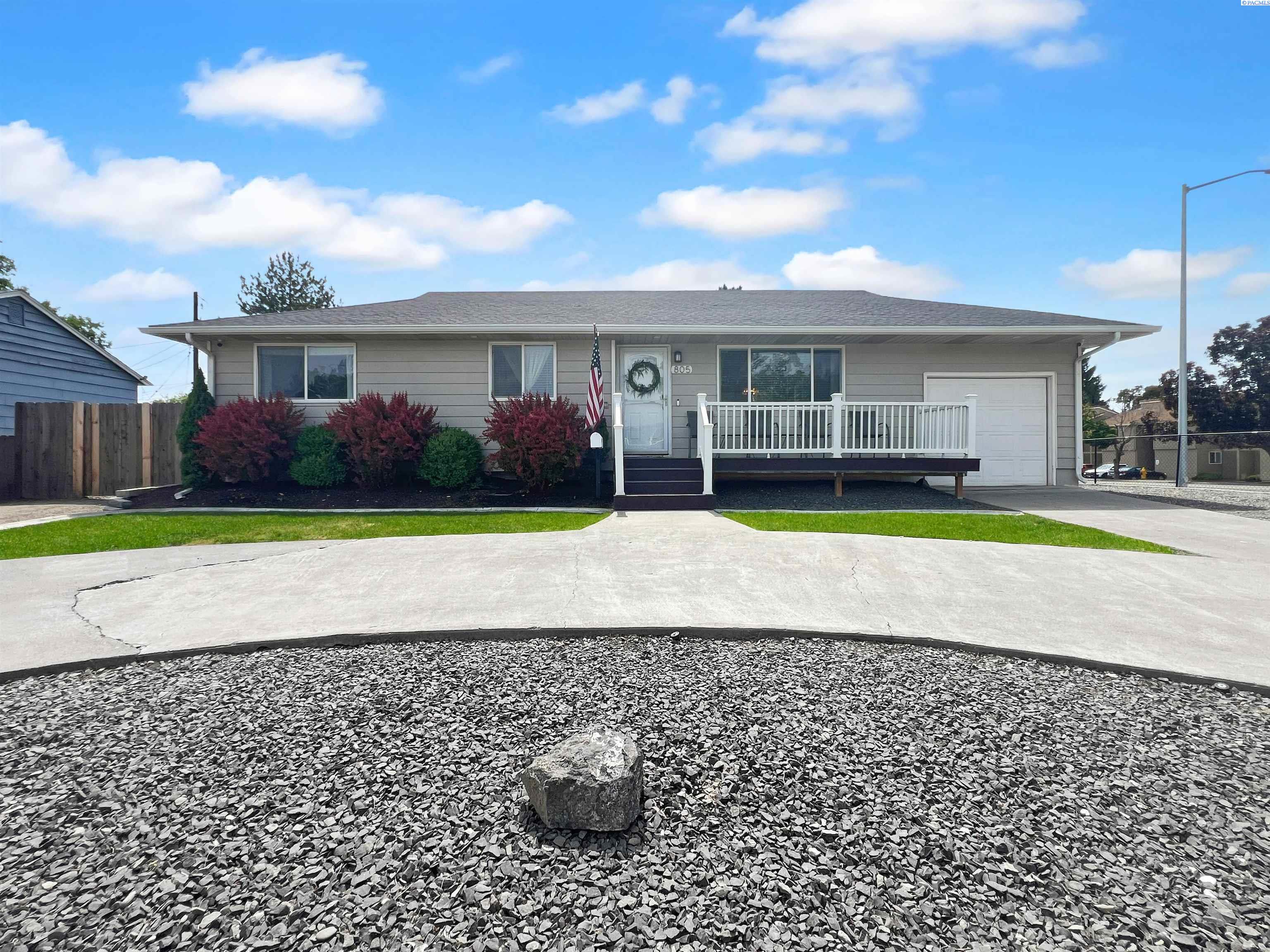 805 Catskill St, Richland, WA 99354