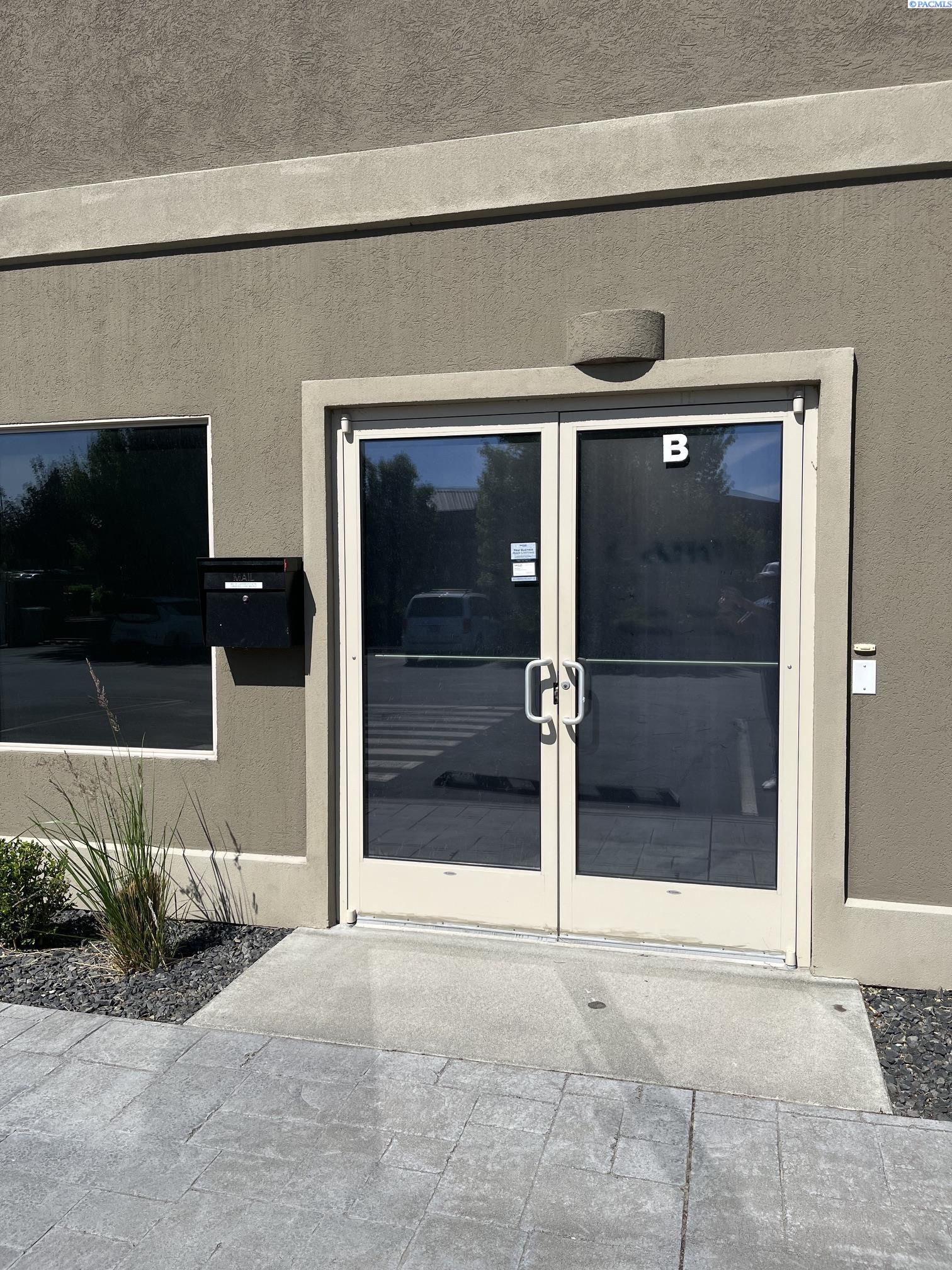 8601 Clearwater  #B, Kennewick, WA 99336