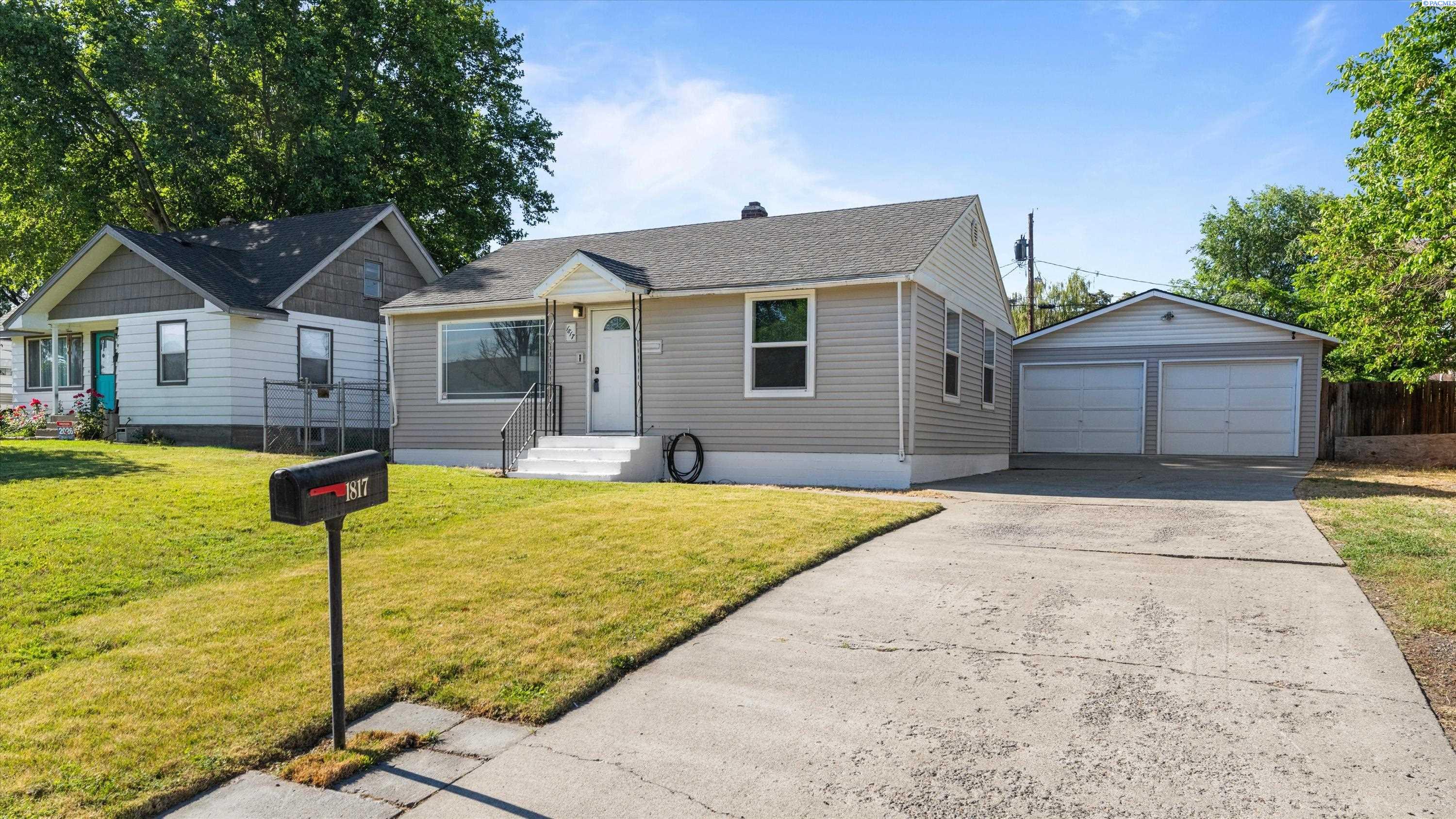 1817 Benson Ave, Prosser, WA 99350