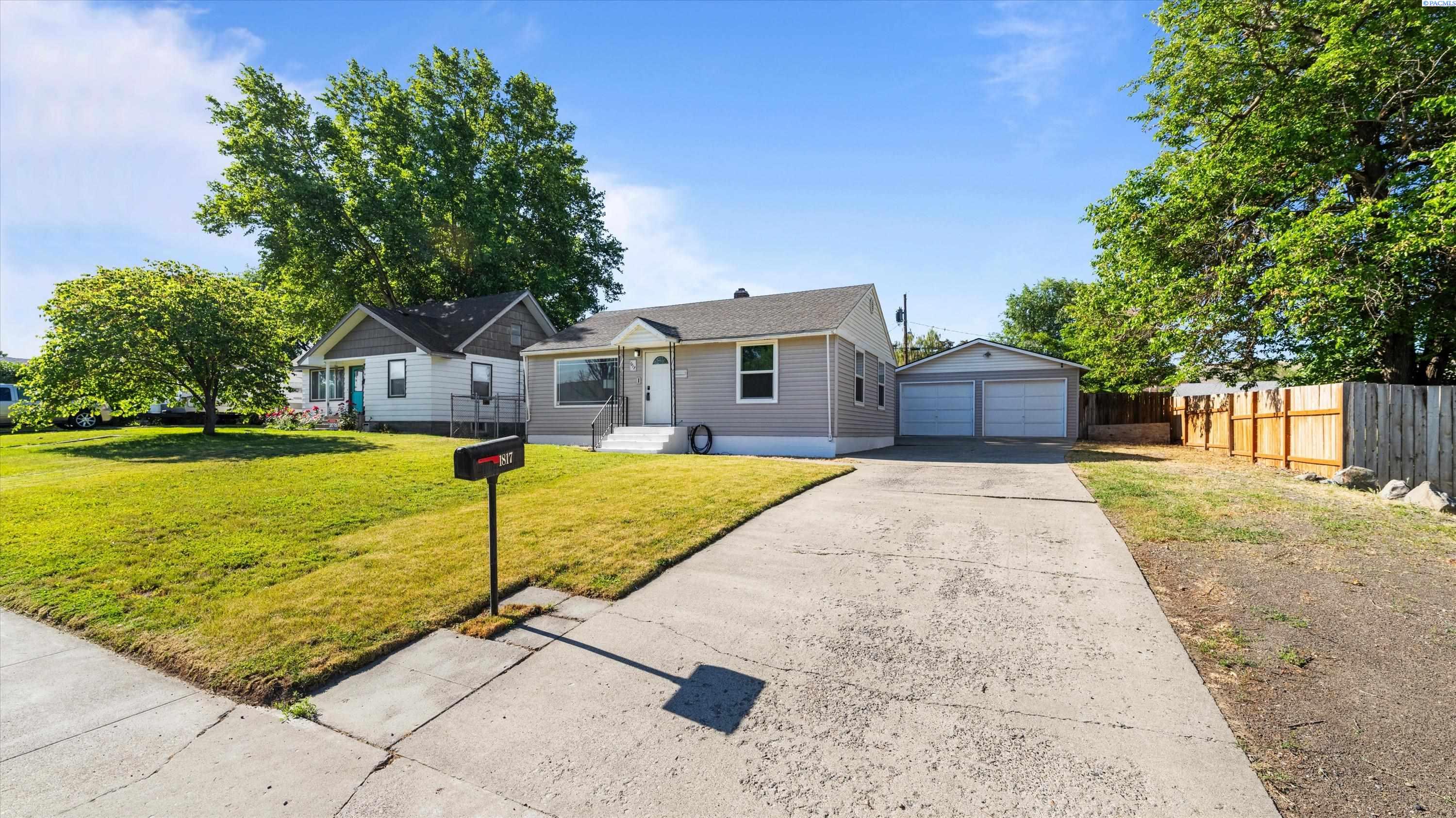 1817 Benson Ave, Prosser, WA 99350
