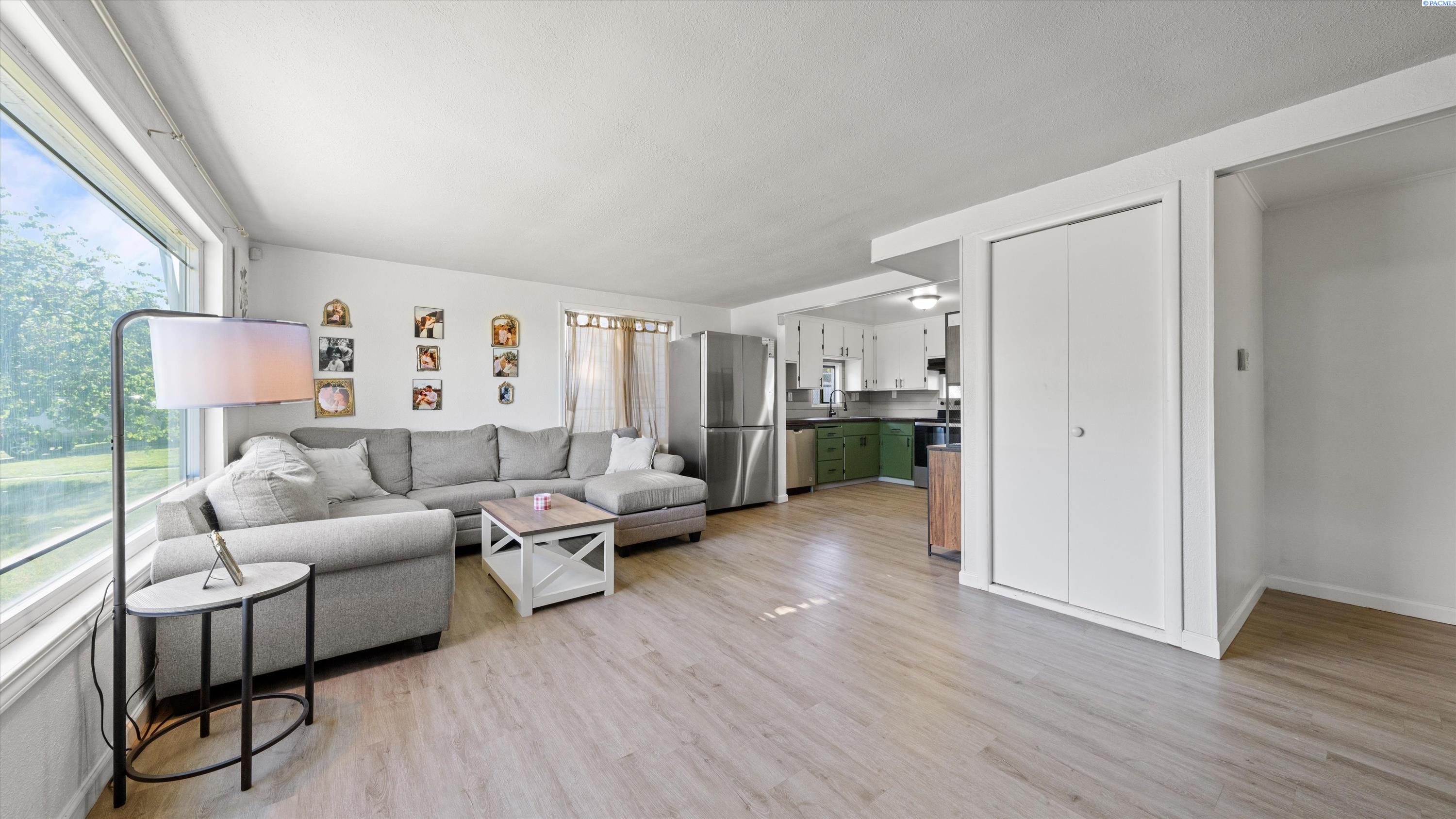 1817 Benson Ave, Prosser, WA 99350