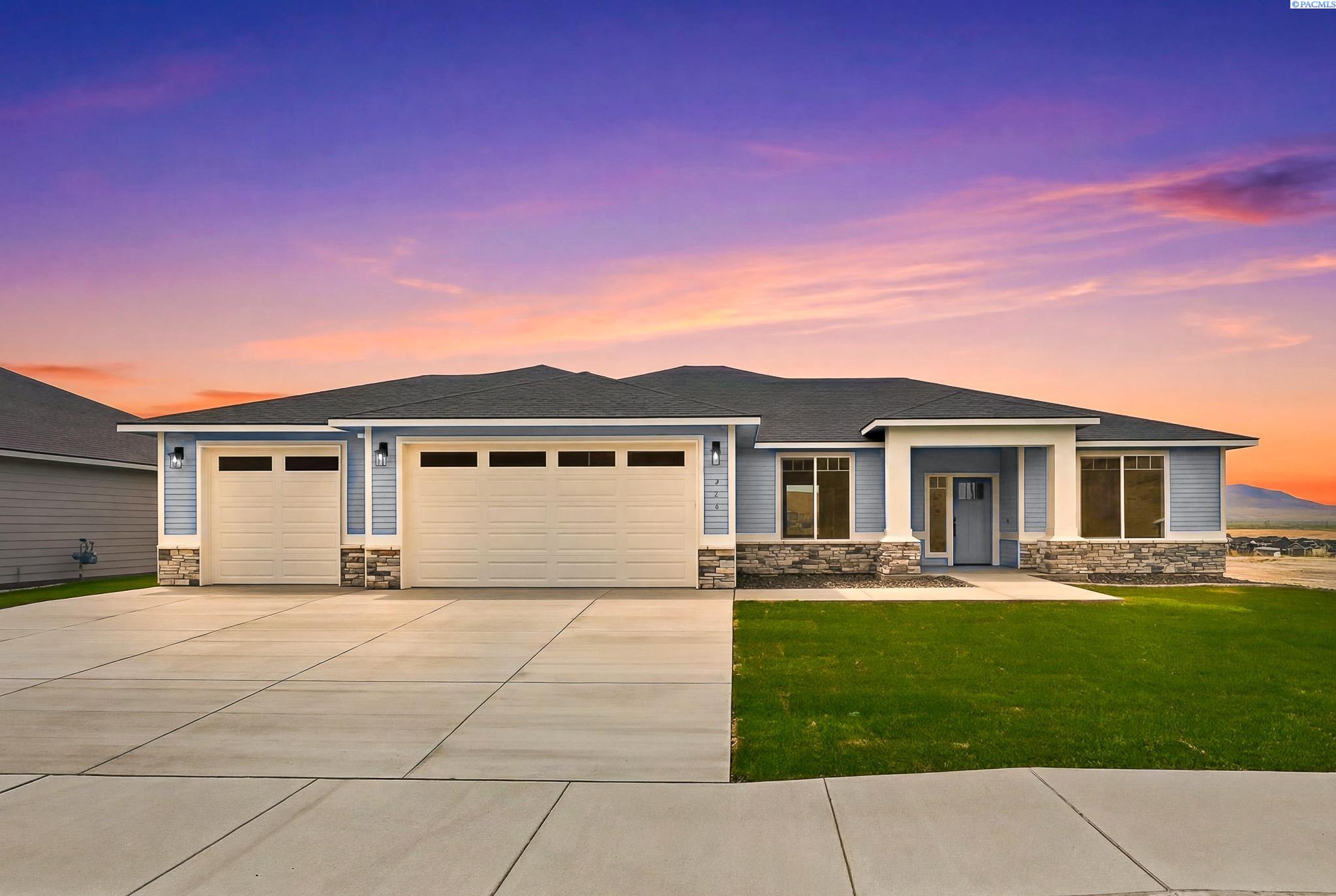 979 Thebes St., West Richland WA 99353