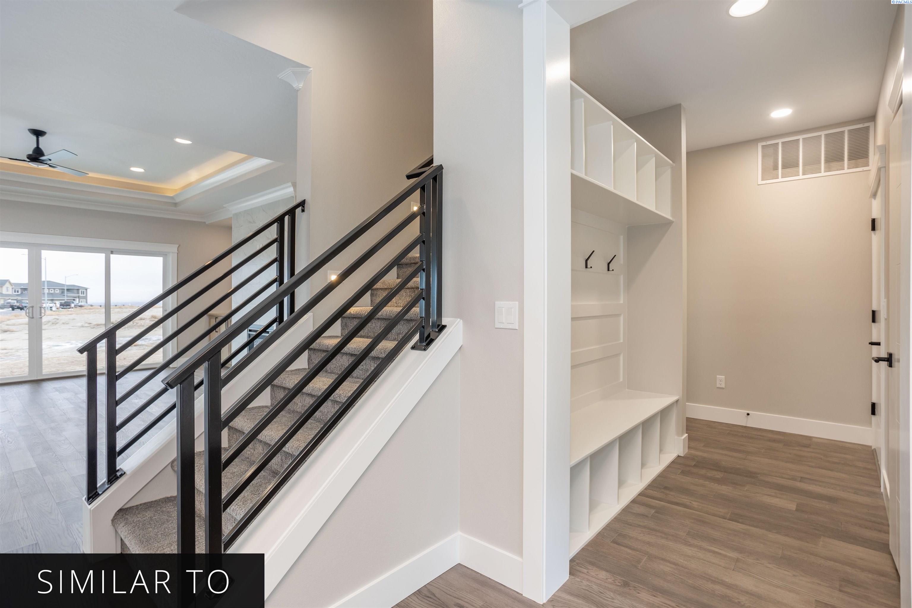 7978 12th Ave, Kennewick, WA 99338