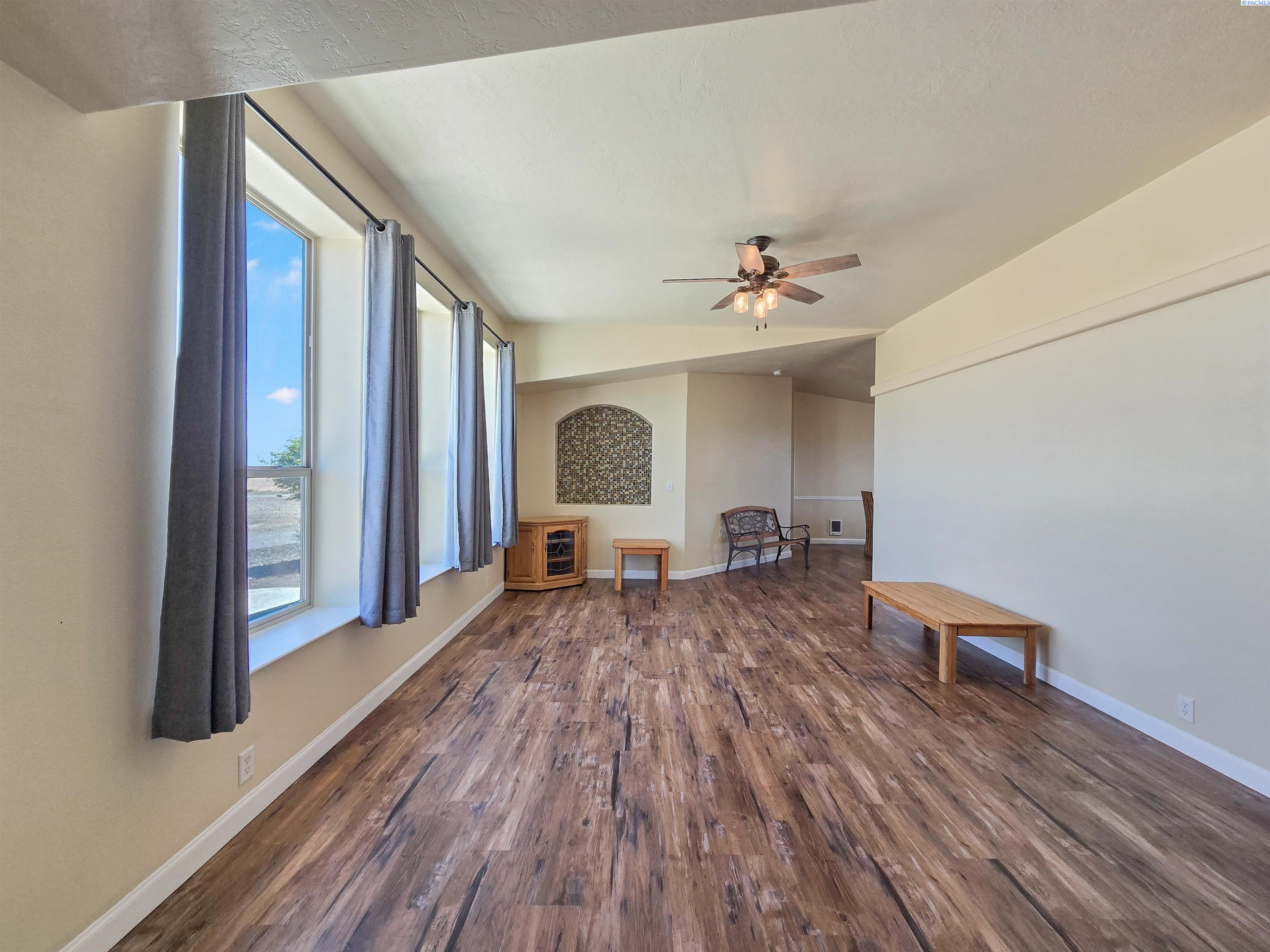 74721 129 Pr Ne, Benton City, WA 99320