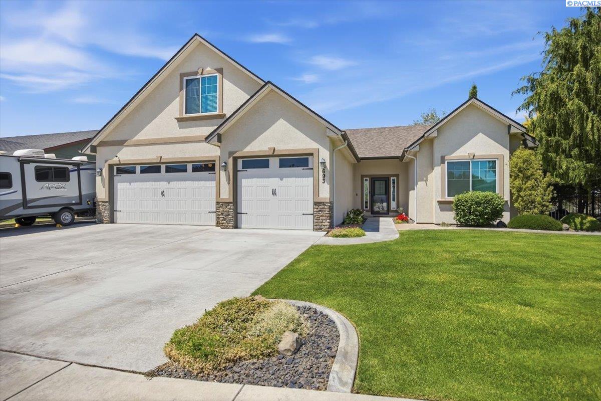 693 Tanglewood Dr, Richland, WA 99352