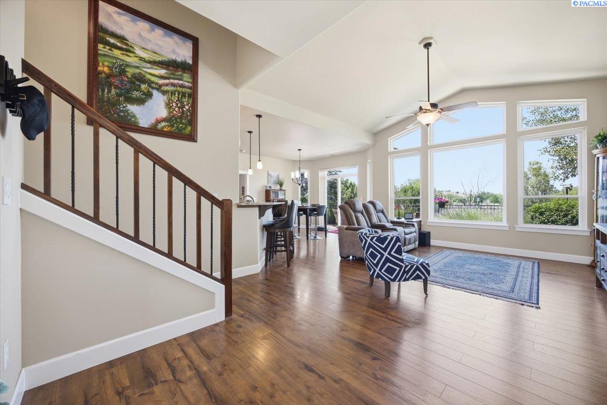 693 Tanglewood Dr, Richland, WA 99352