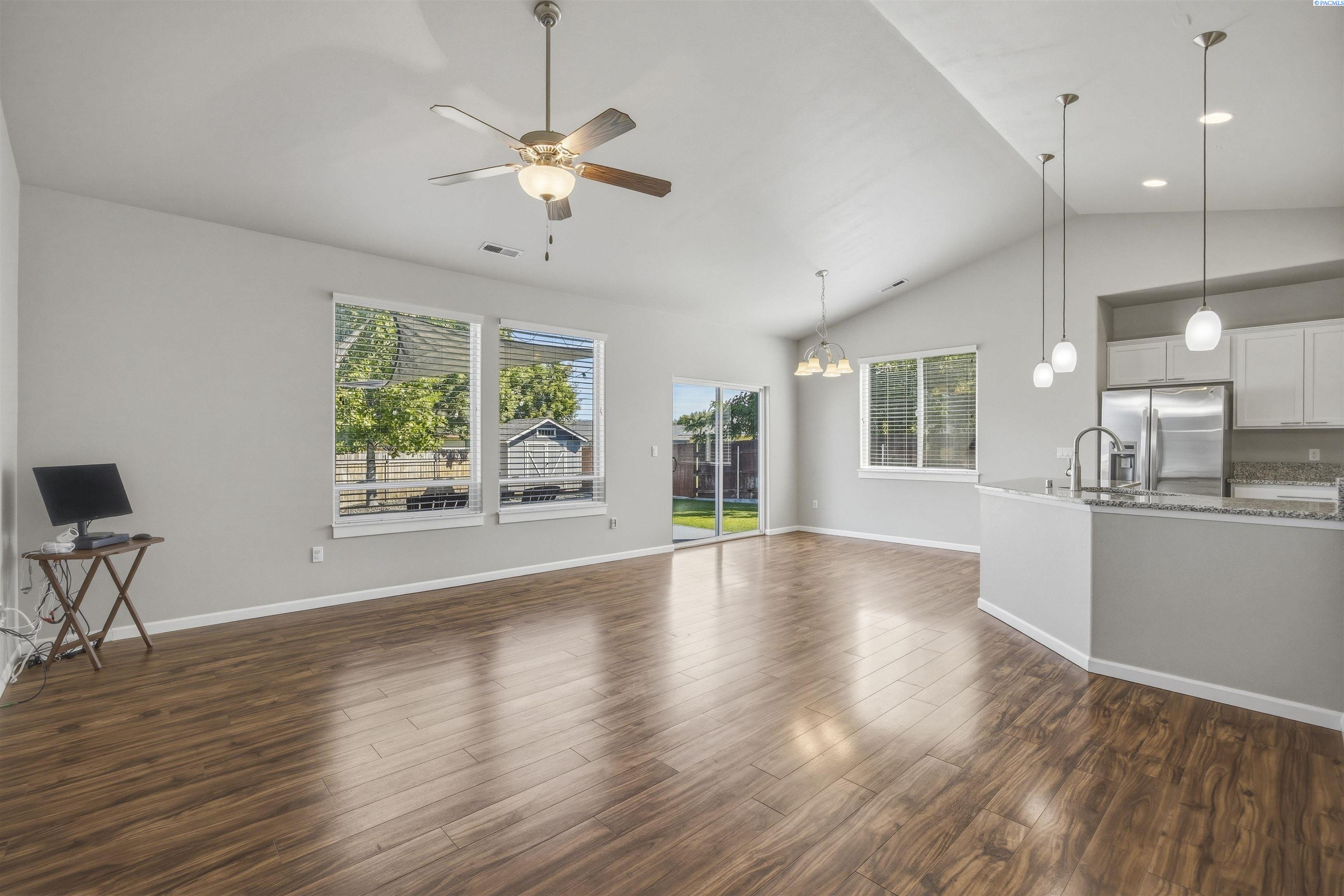 683 Sedgwick Pl, Richland, WA 99352