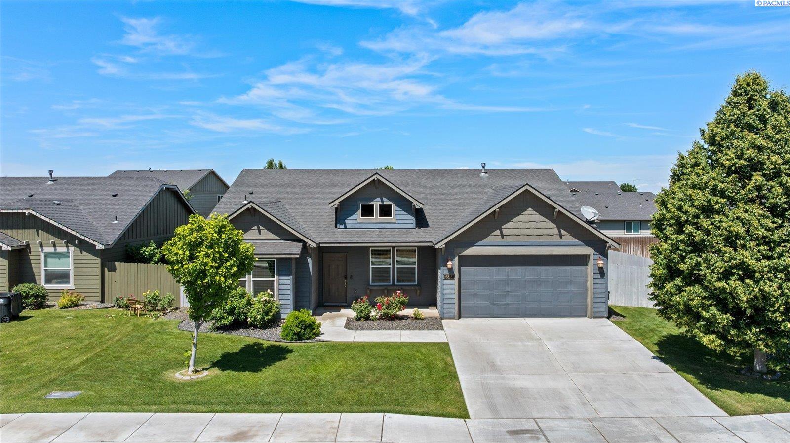 6813 Powder Dr, Pasco, WA 99301