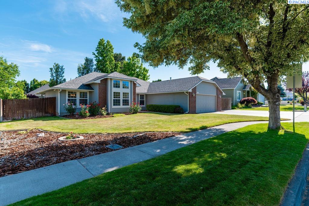 171 Mountain View Ln, Richland, WA 99352