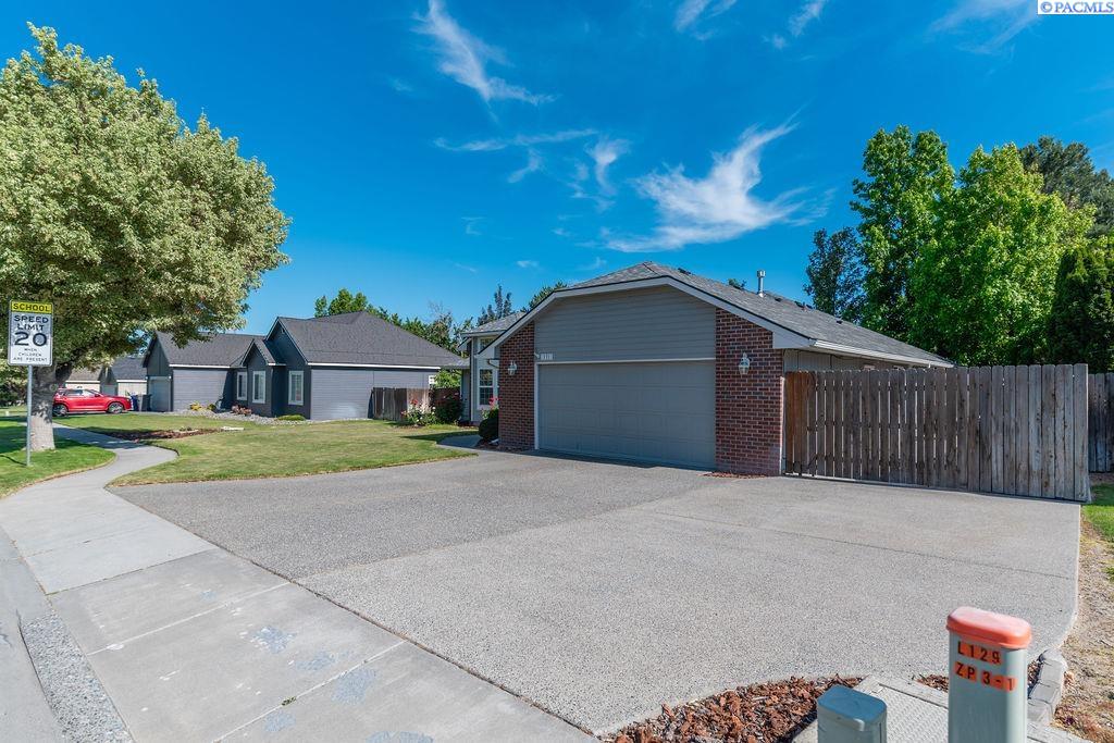 171 Mountain View Ln, Richland, WA 99352