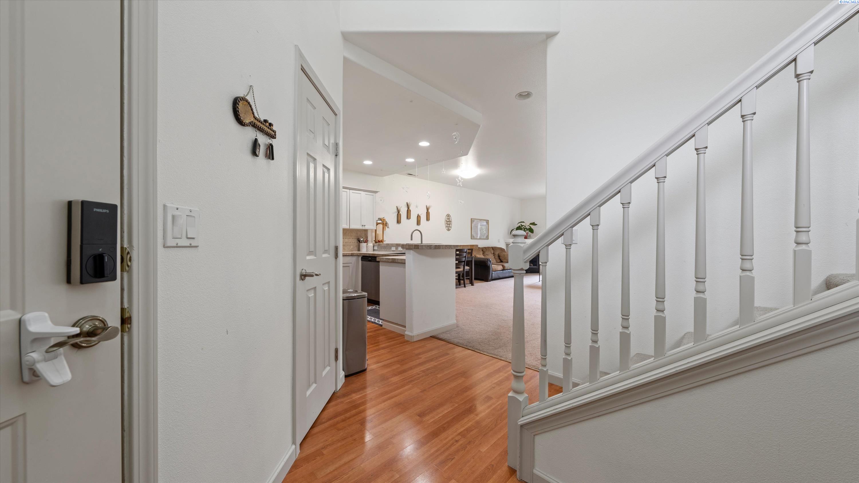 705 Hanford , Richland, WA 99354