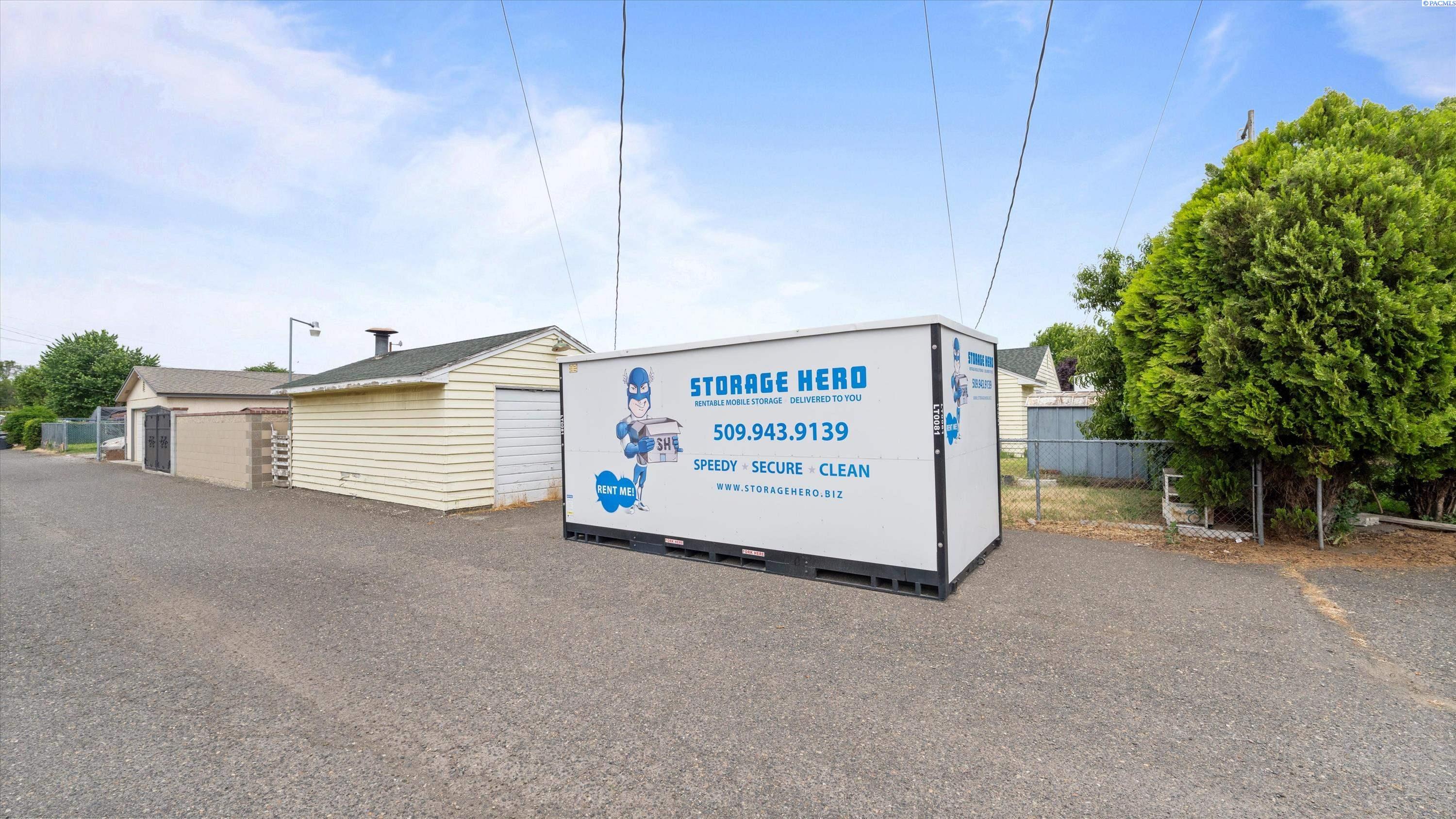 1712 16th Ave, Pasco, WA 99301