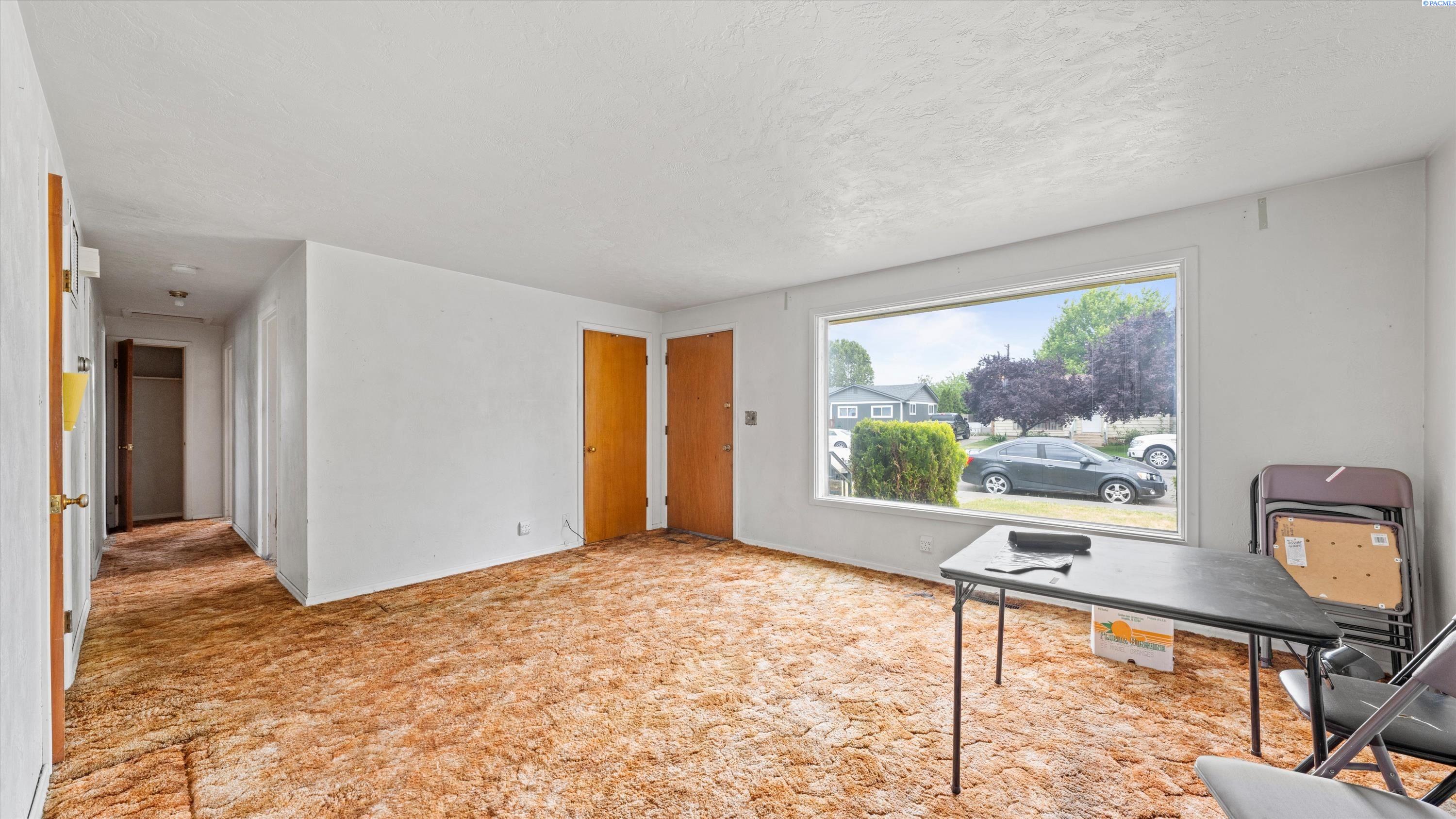 1712 16th Ave, Pasco, WA 99301