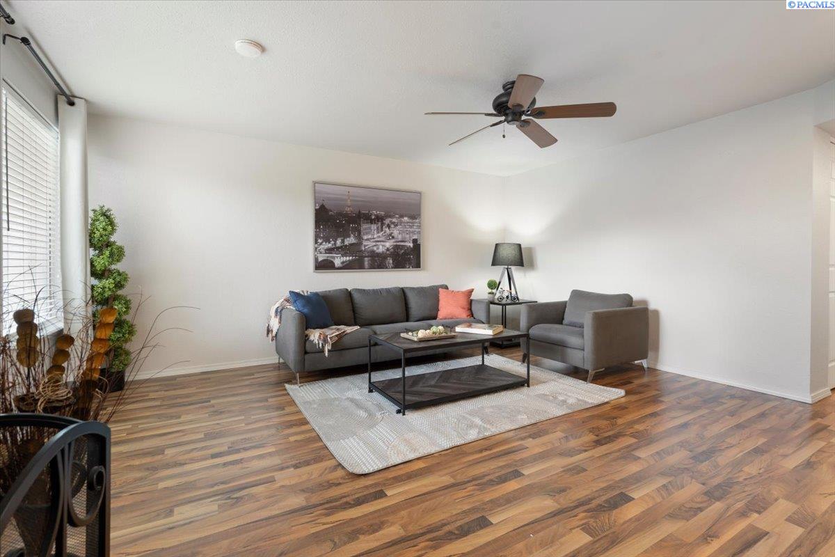 303 Gage Blvd #220, Richland, WA 99352
