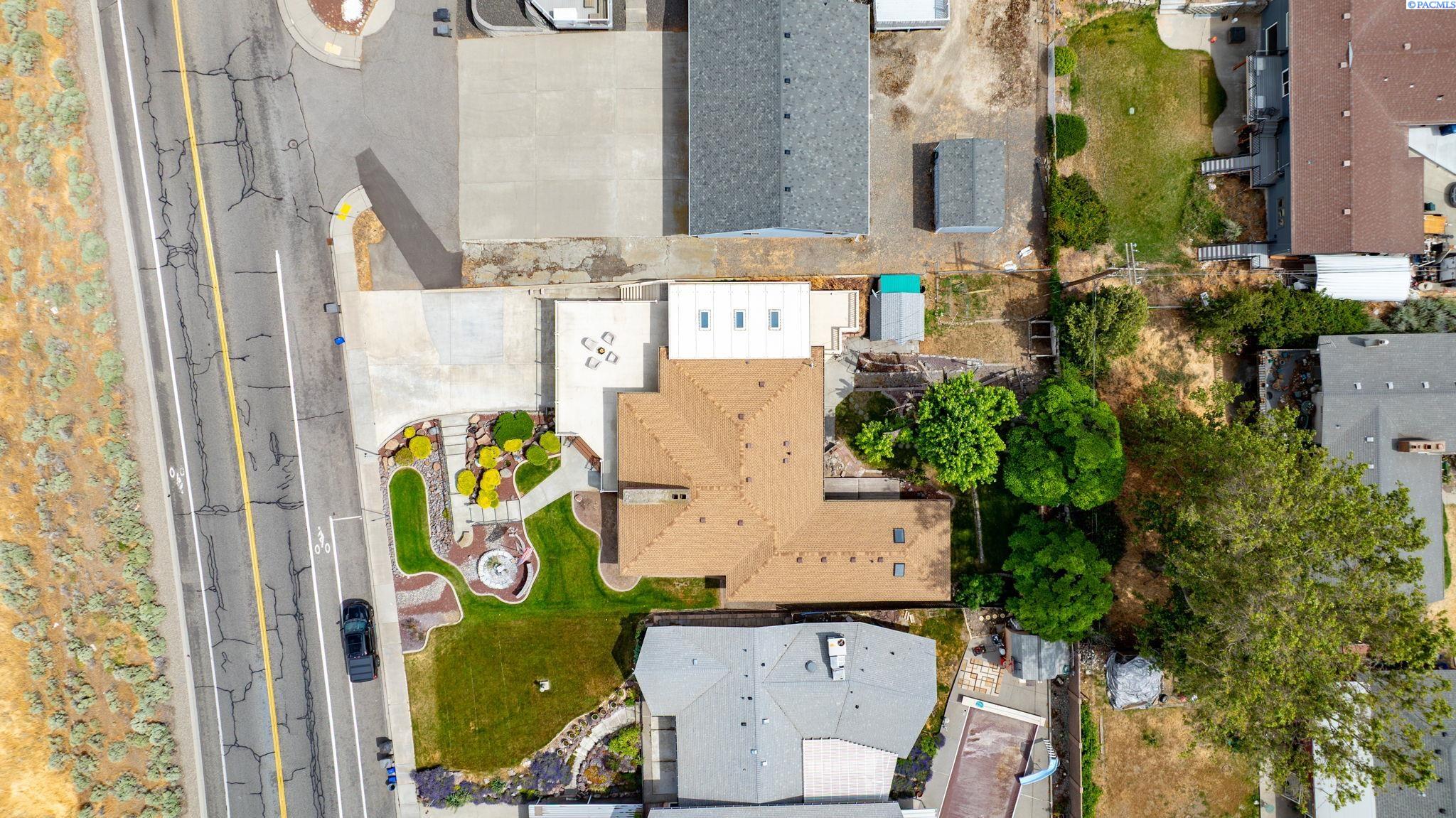 2003 Canal Dr, Kennewick, WA 99336