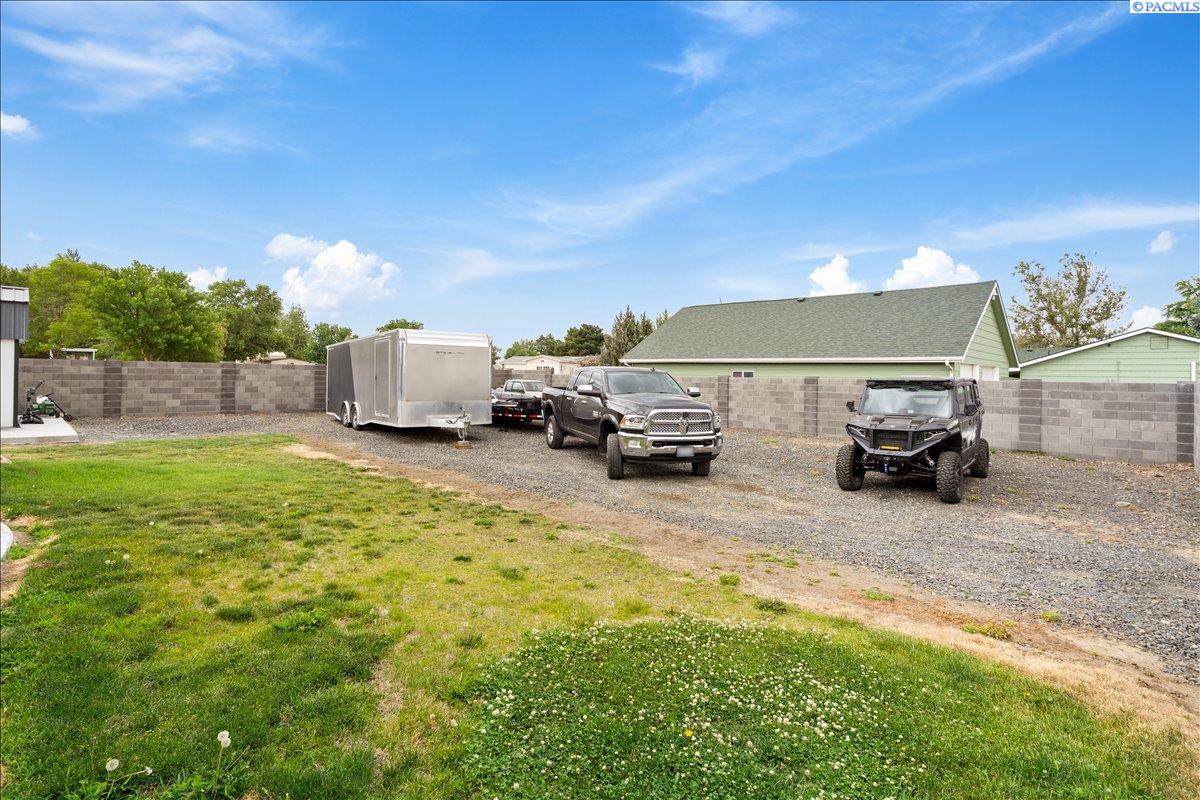 2917 Road 100 , Pasco, WA 99301